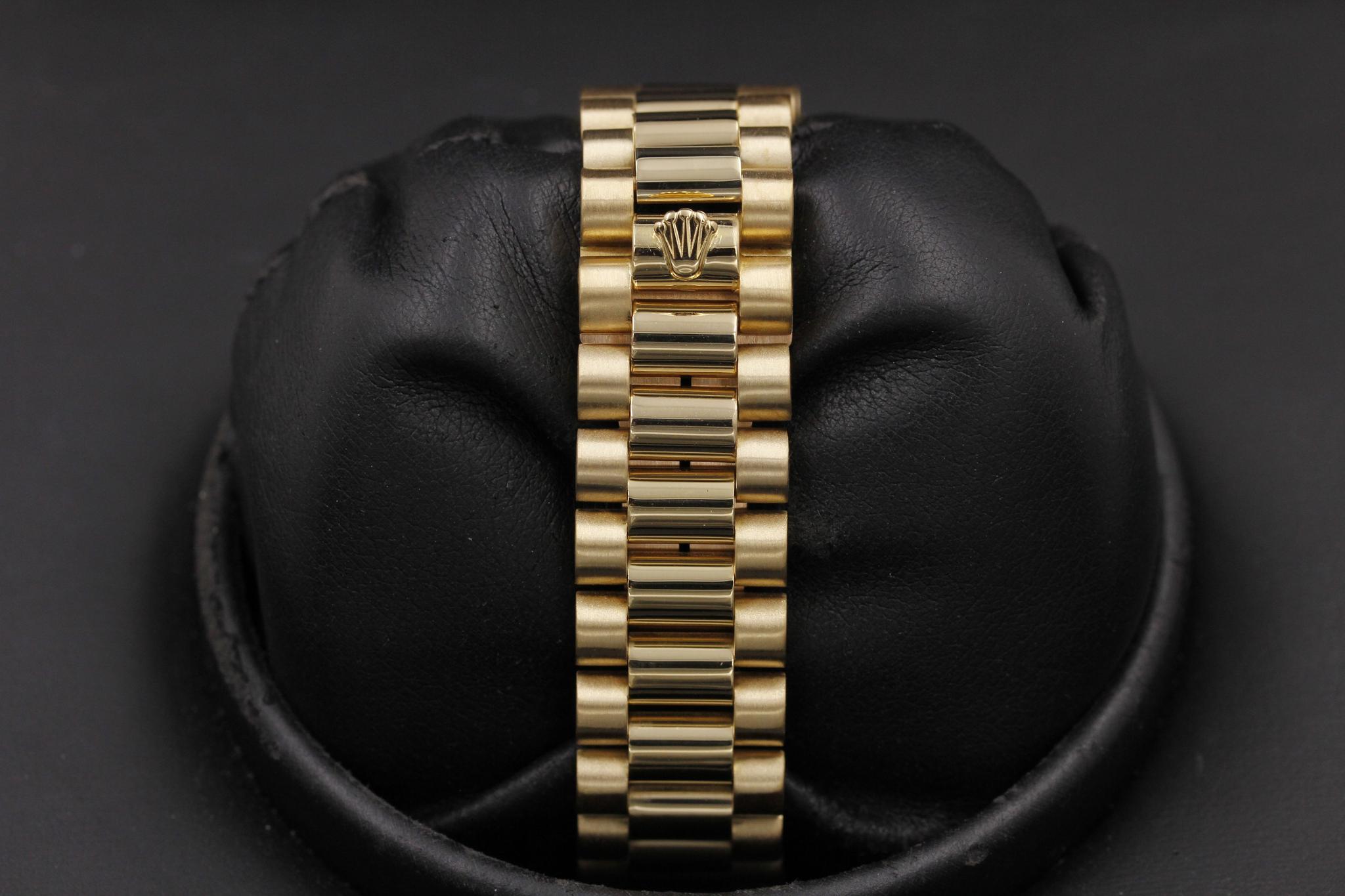 Watch Image 7