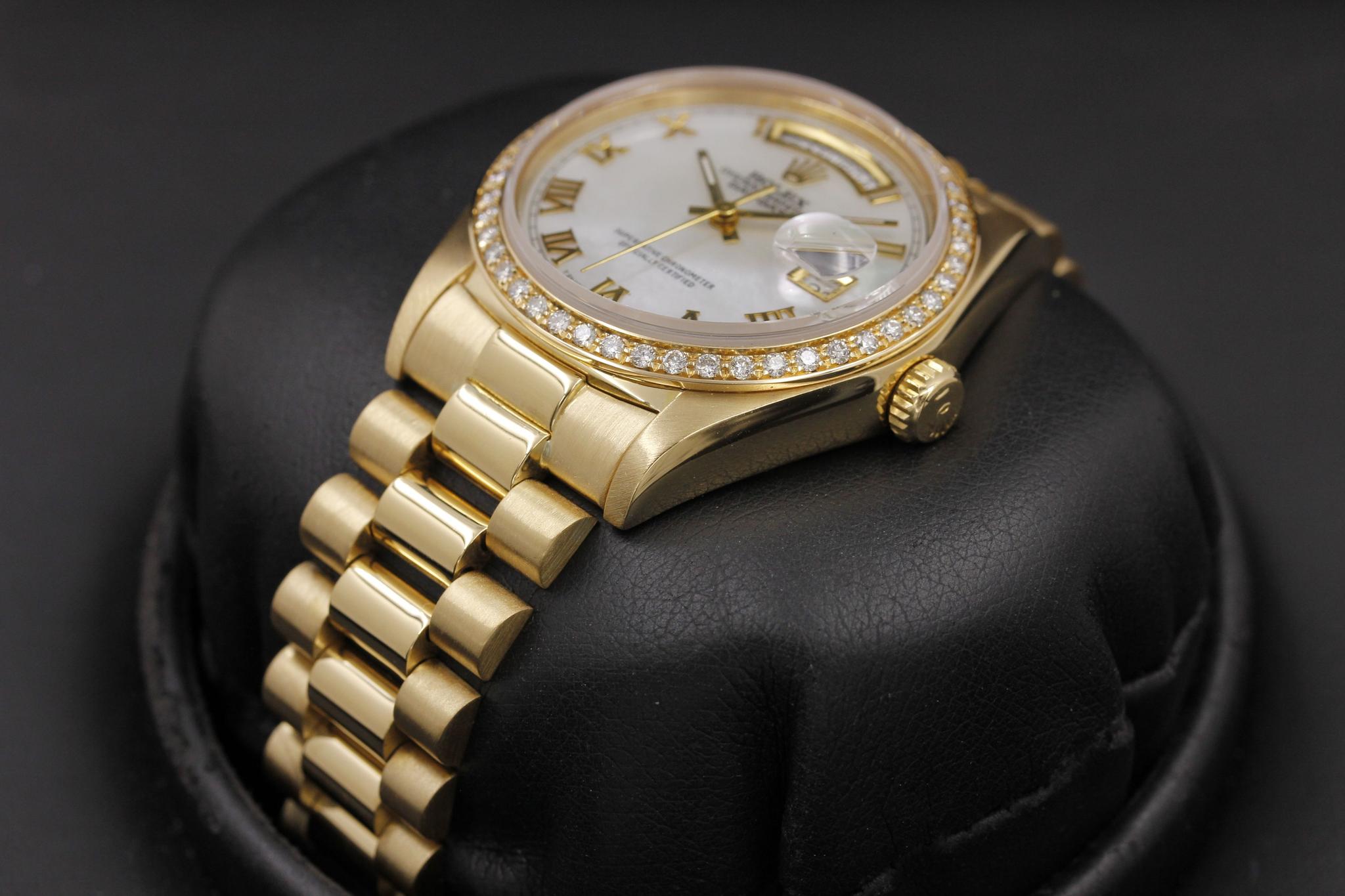 Watch Image 4