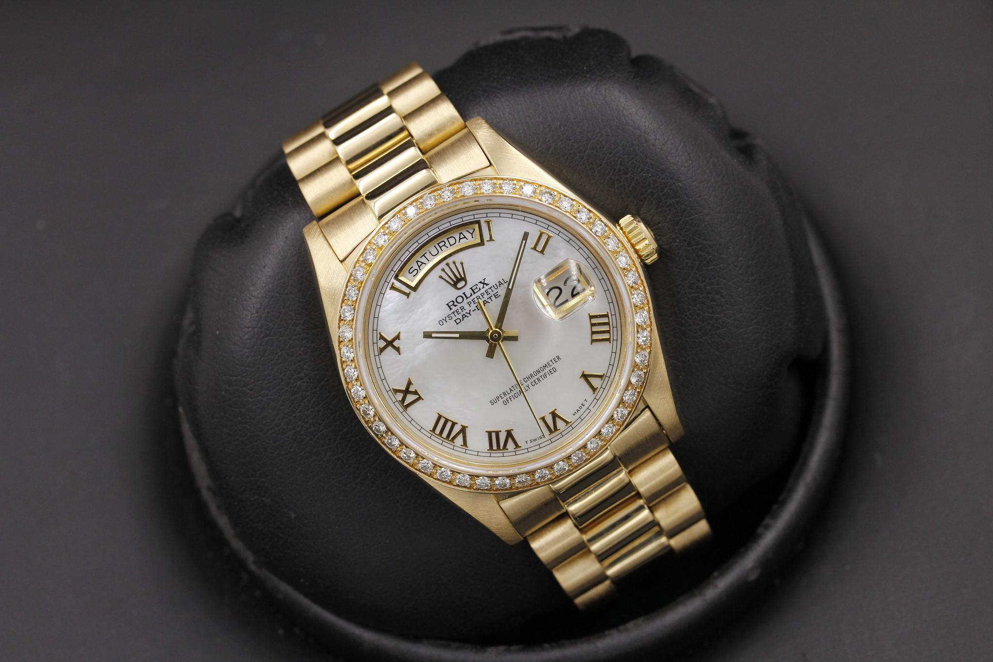 Watch Image 12