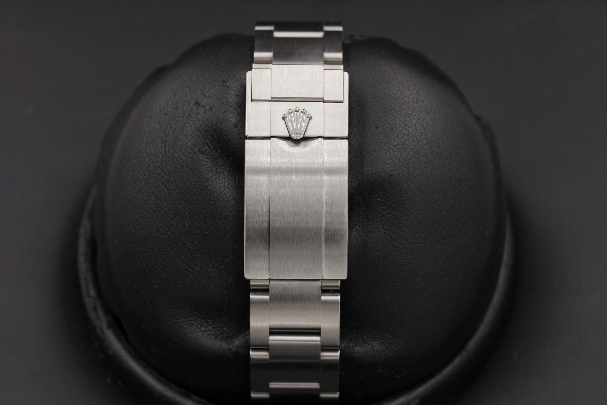 Watch Image 7