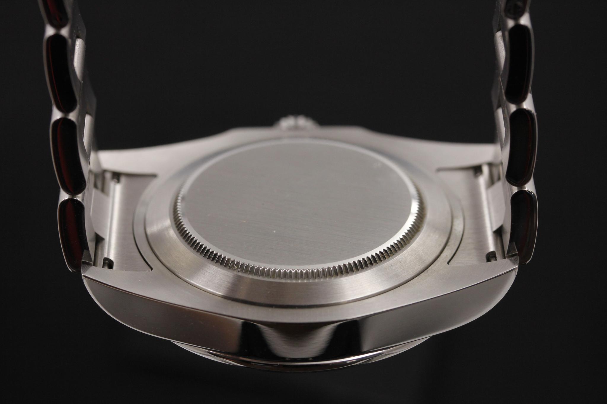 Watch Image 10