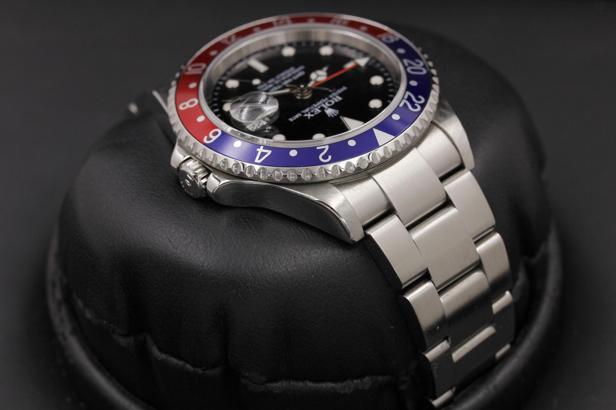 Watch Image 4