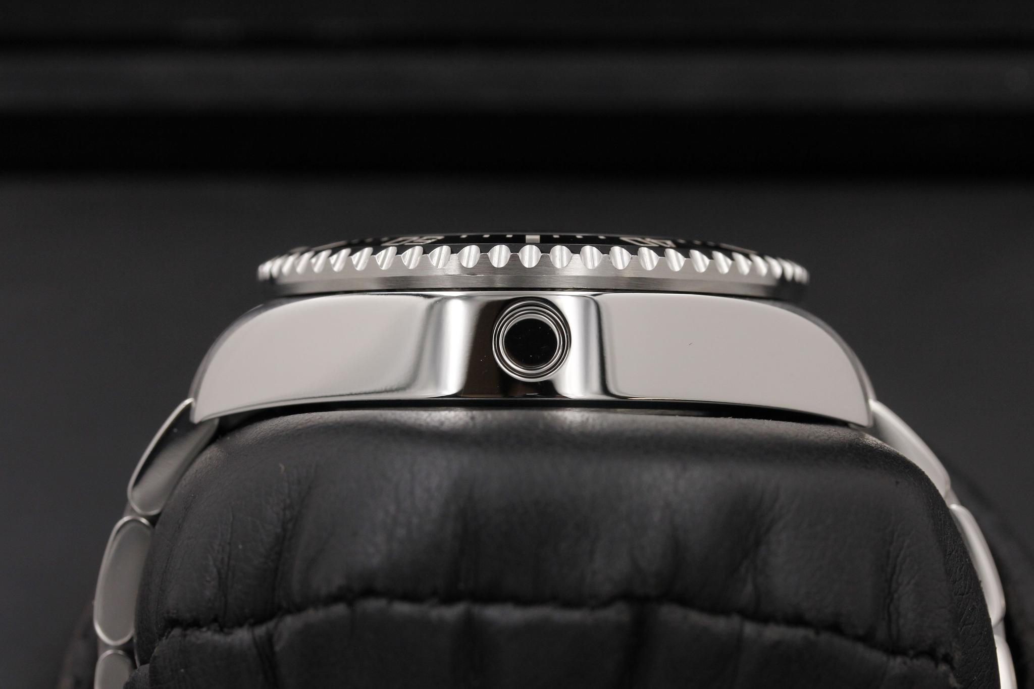 Watch Image 6