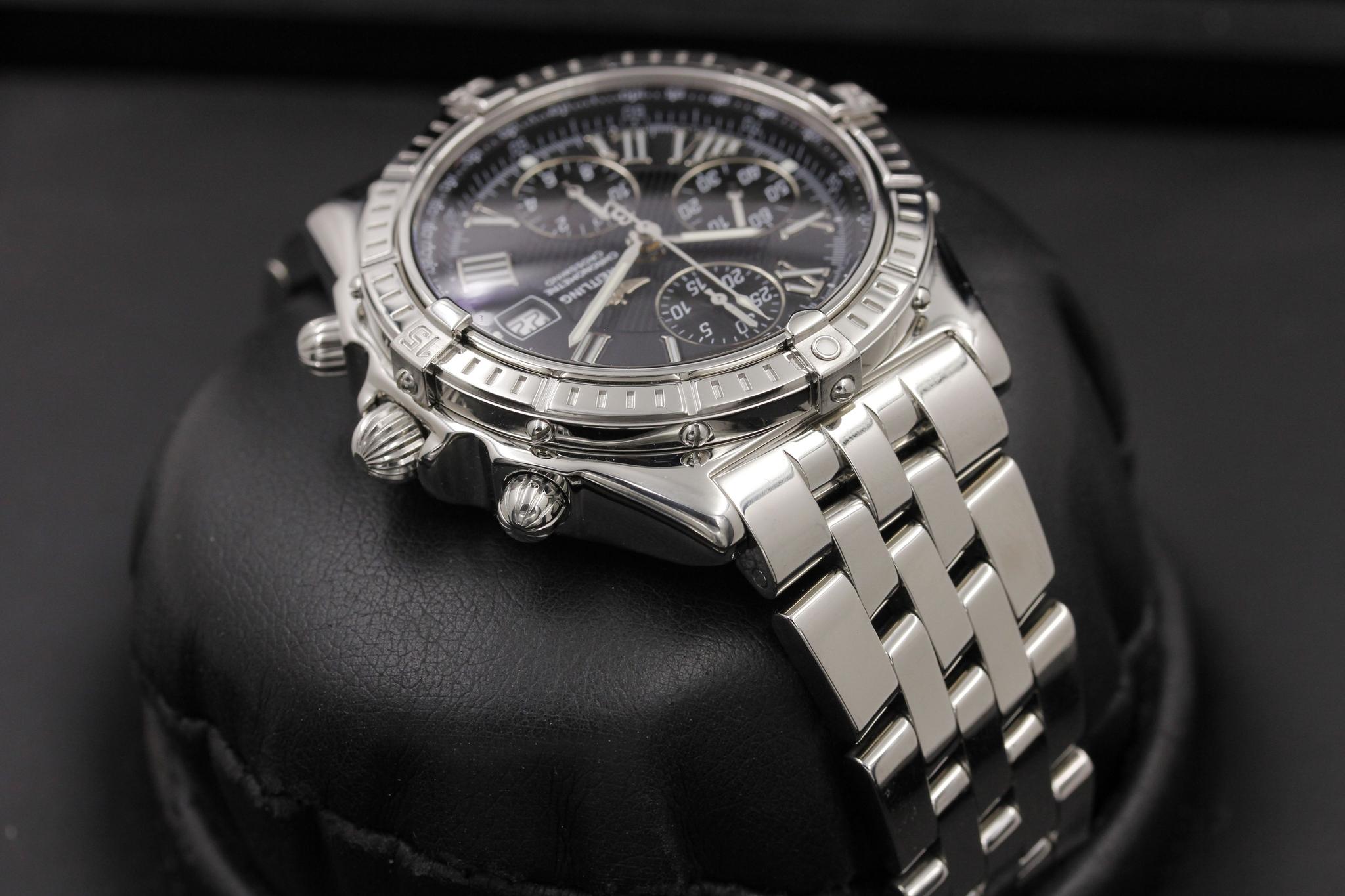 Watch Image 4
