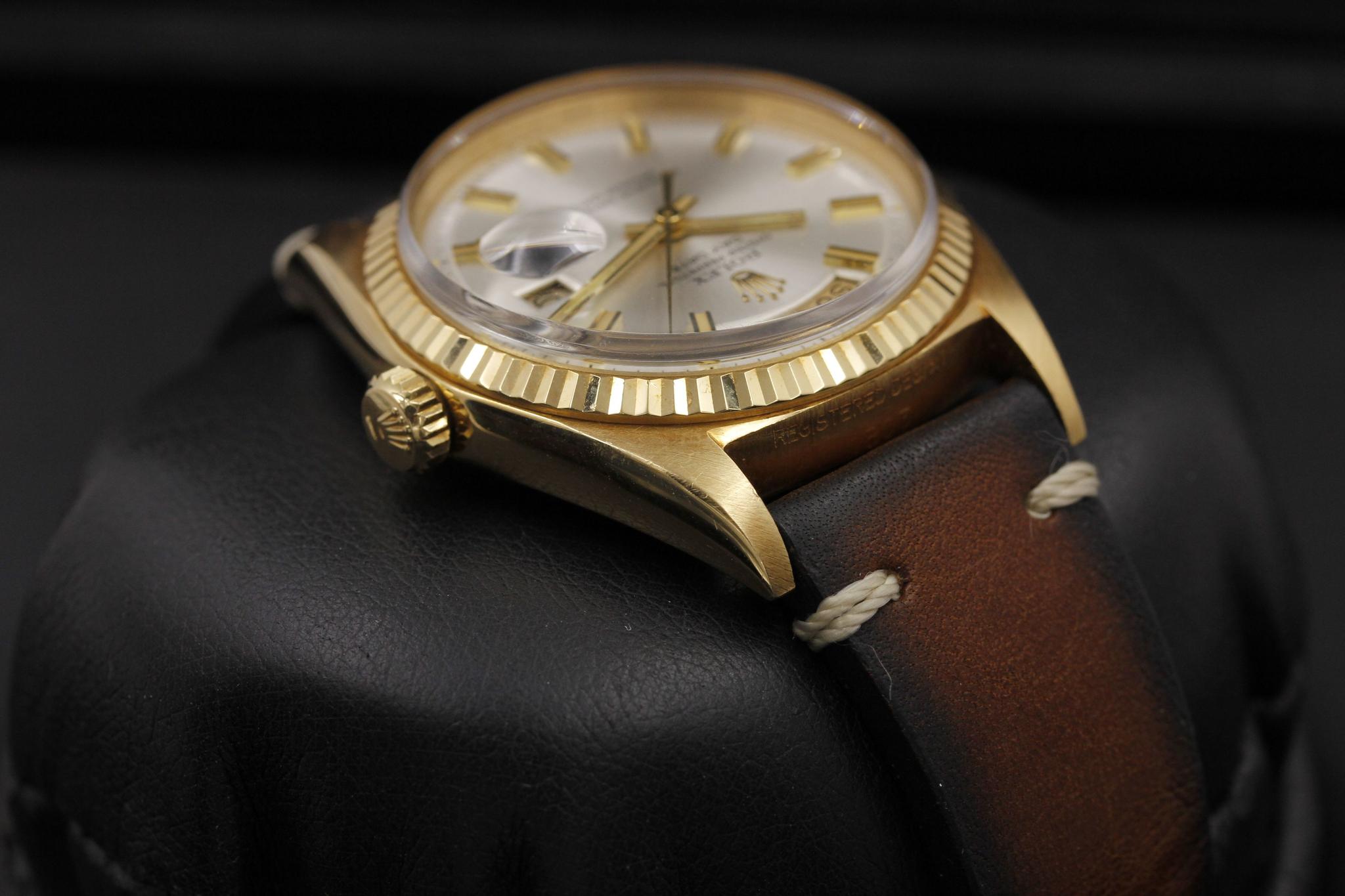 Watch Image 4
