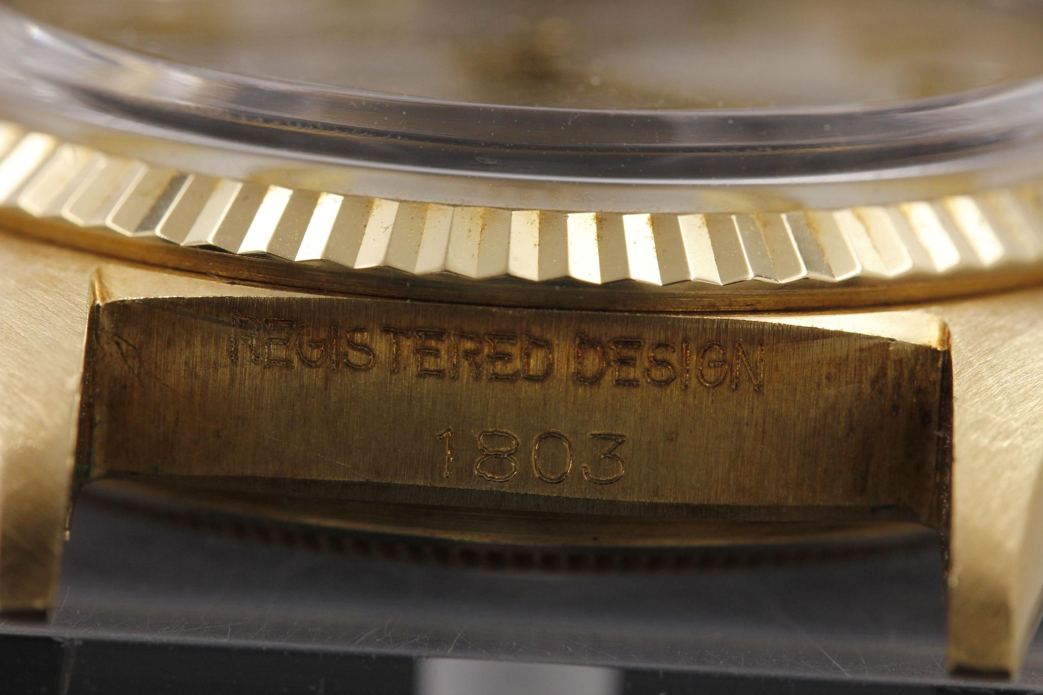 Watch Image 10