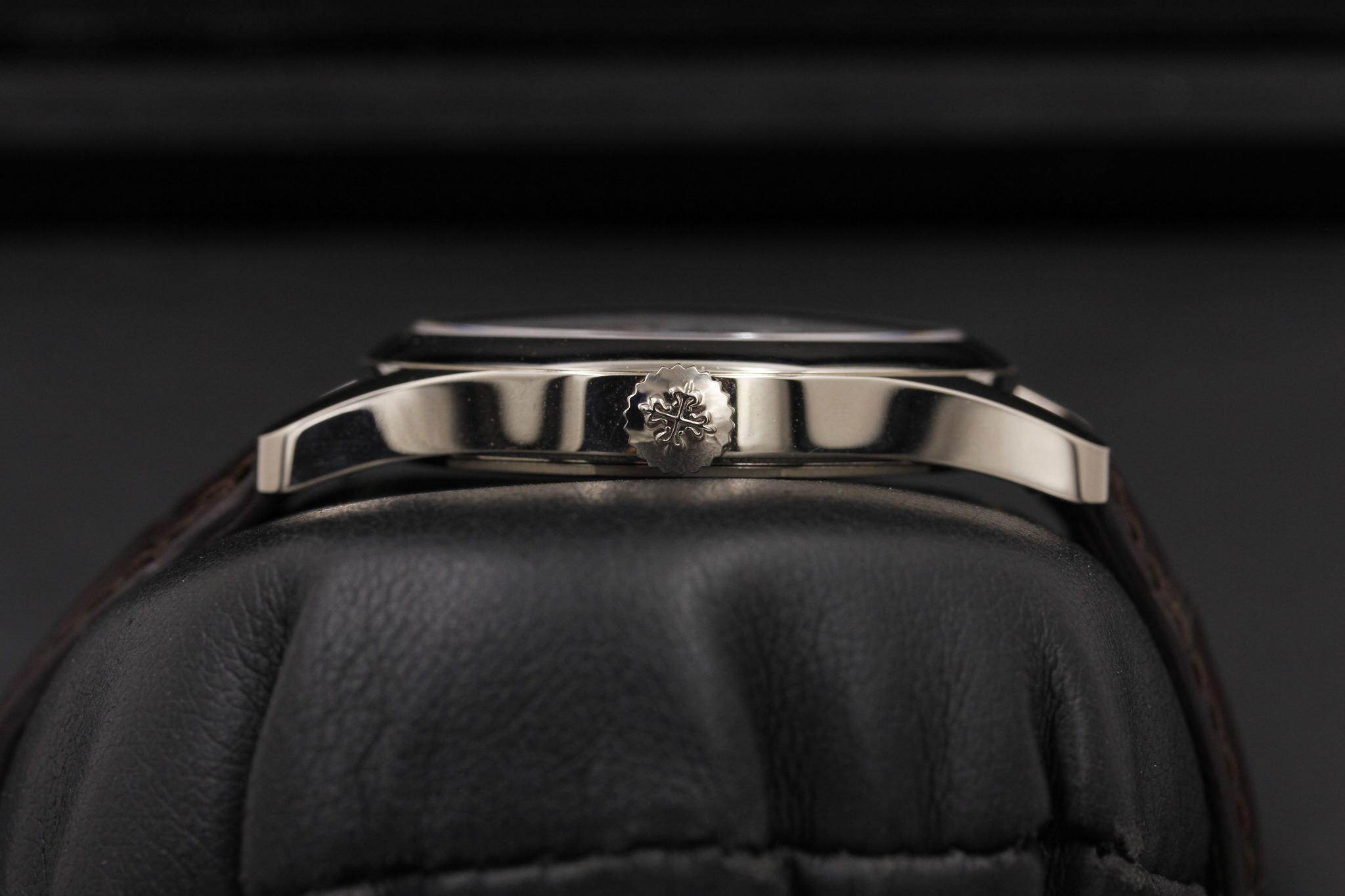 Watch Image 3