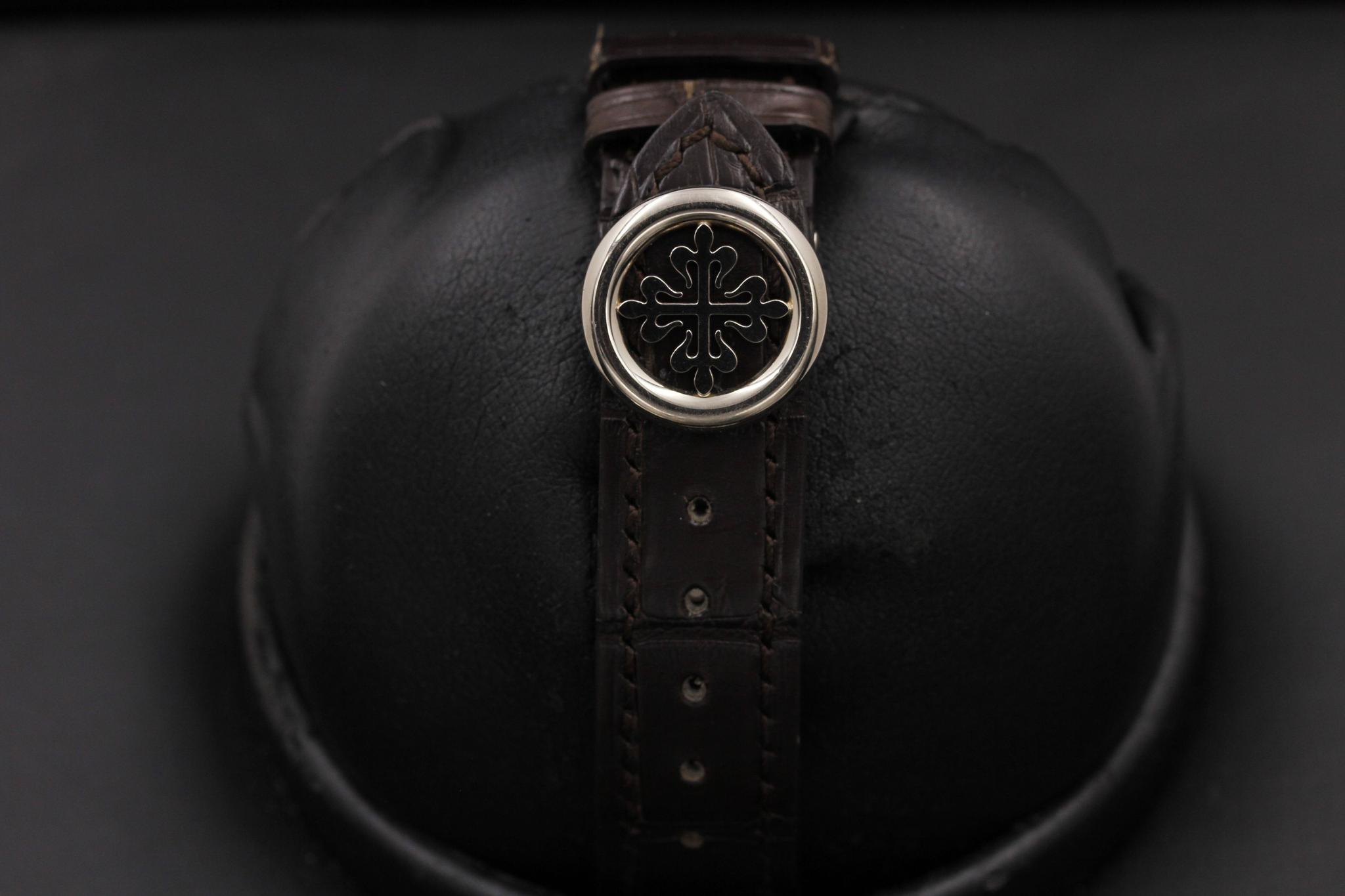 Watch Image 7