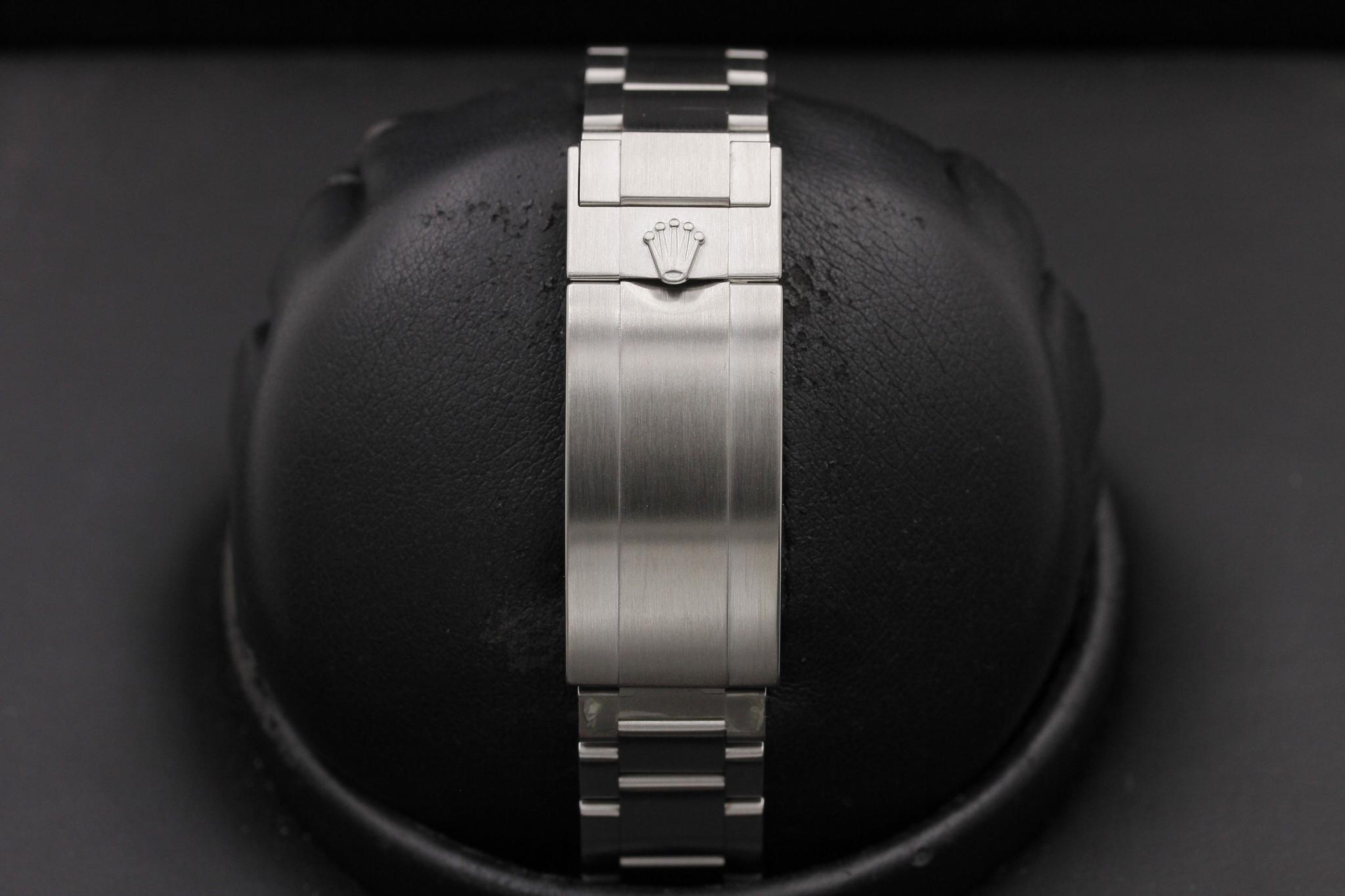 Watch Image 7