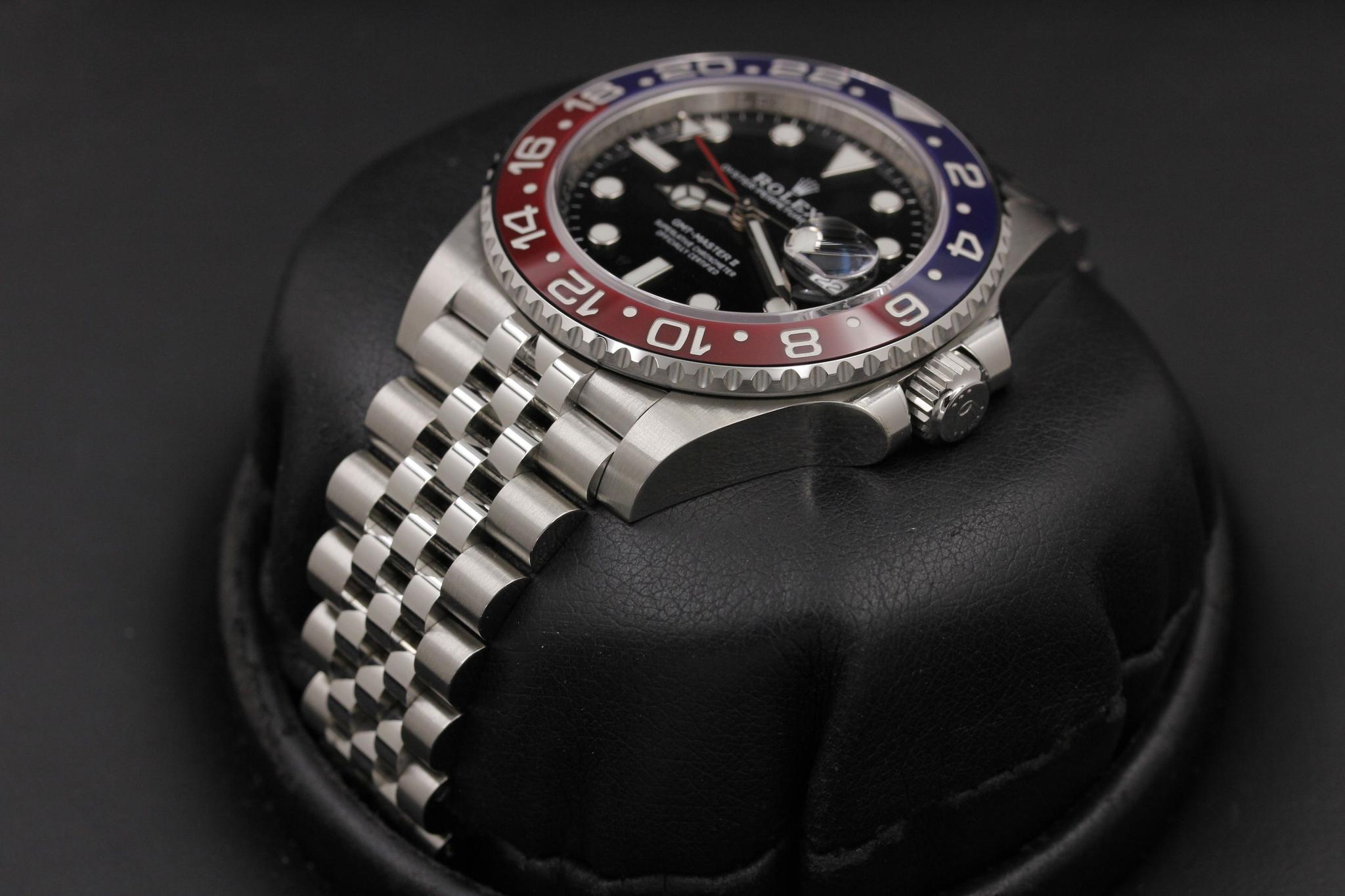 Watch Image 2
