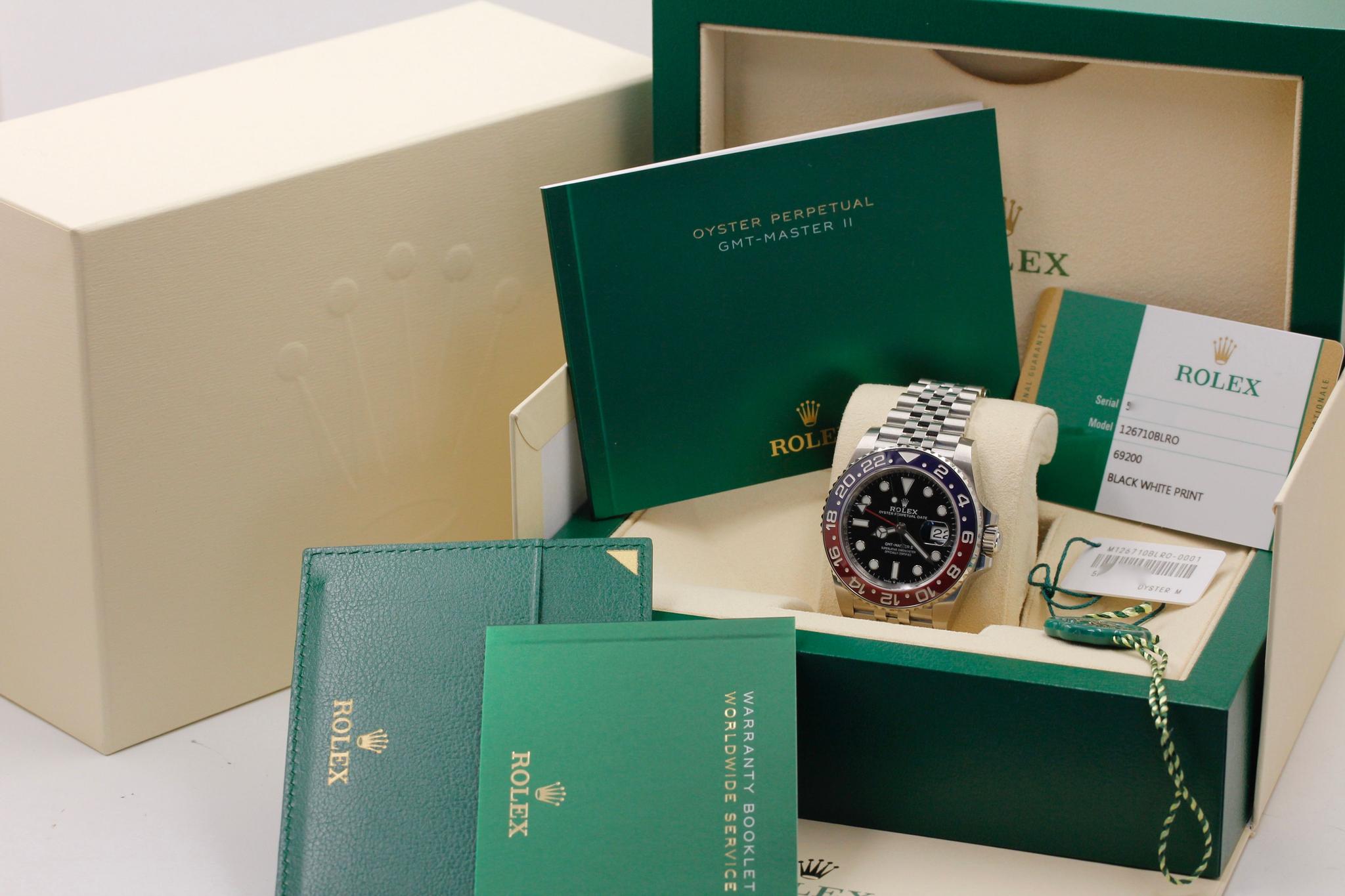 Watch Image 11