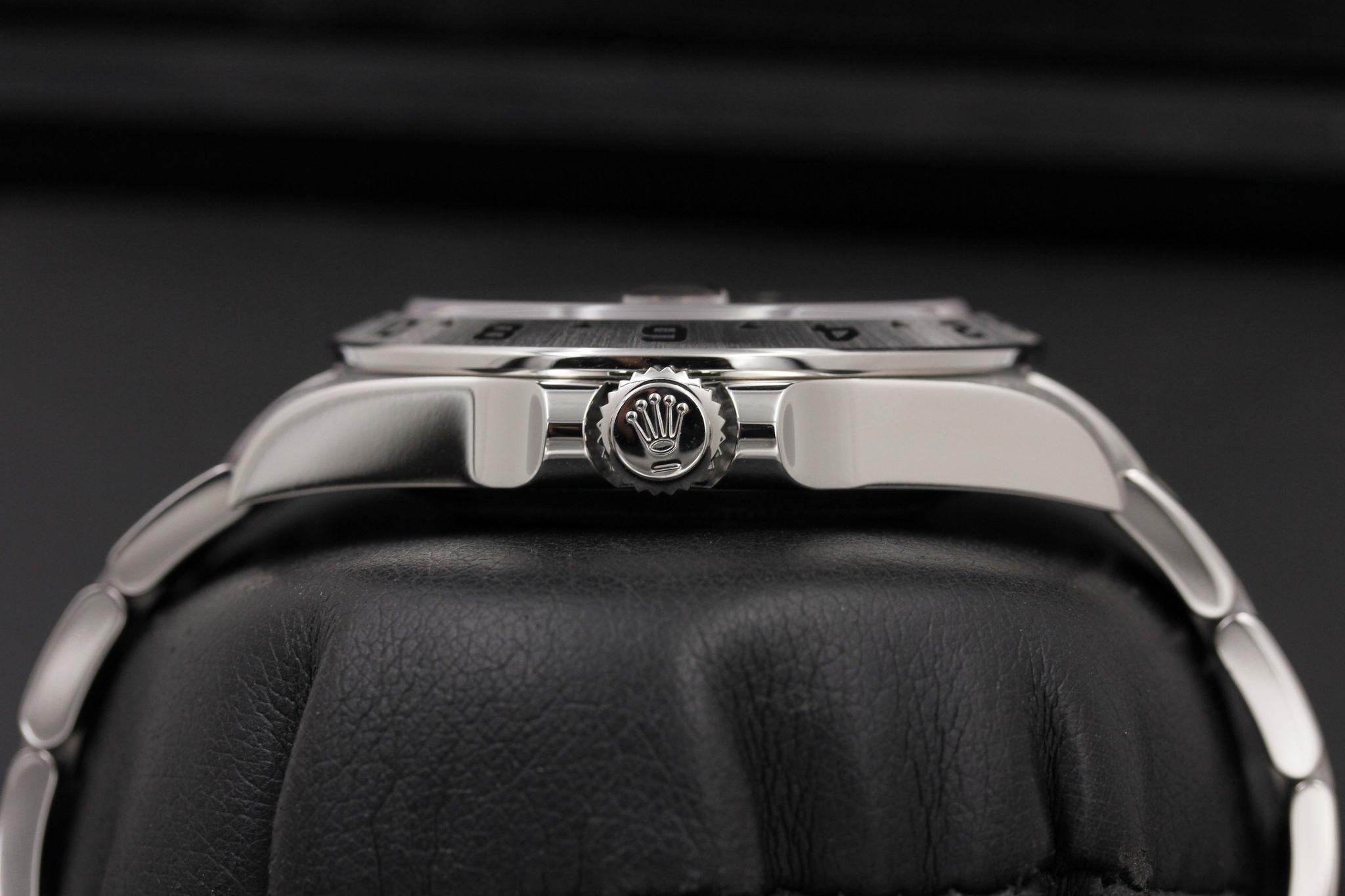 Watch Image 3