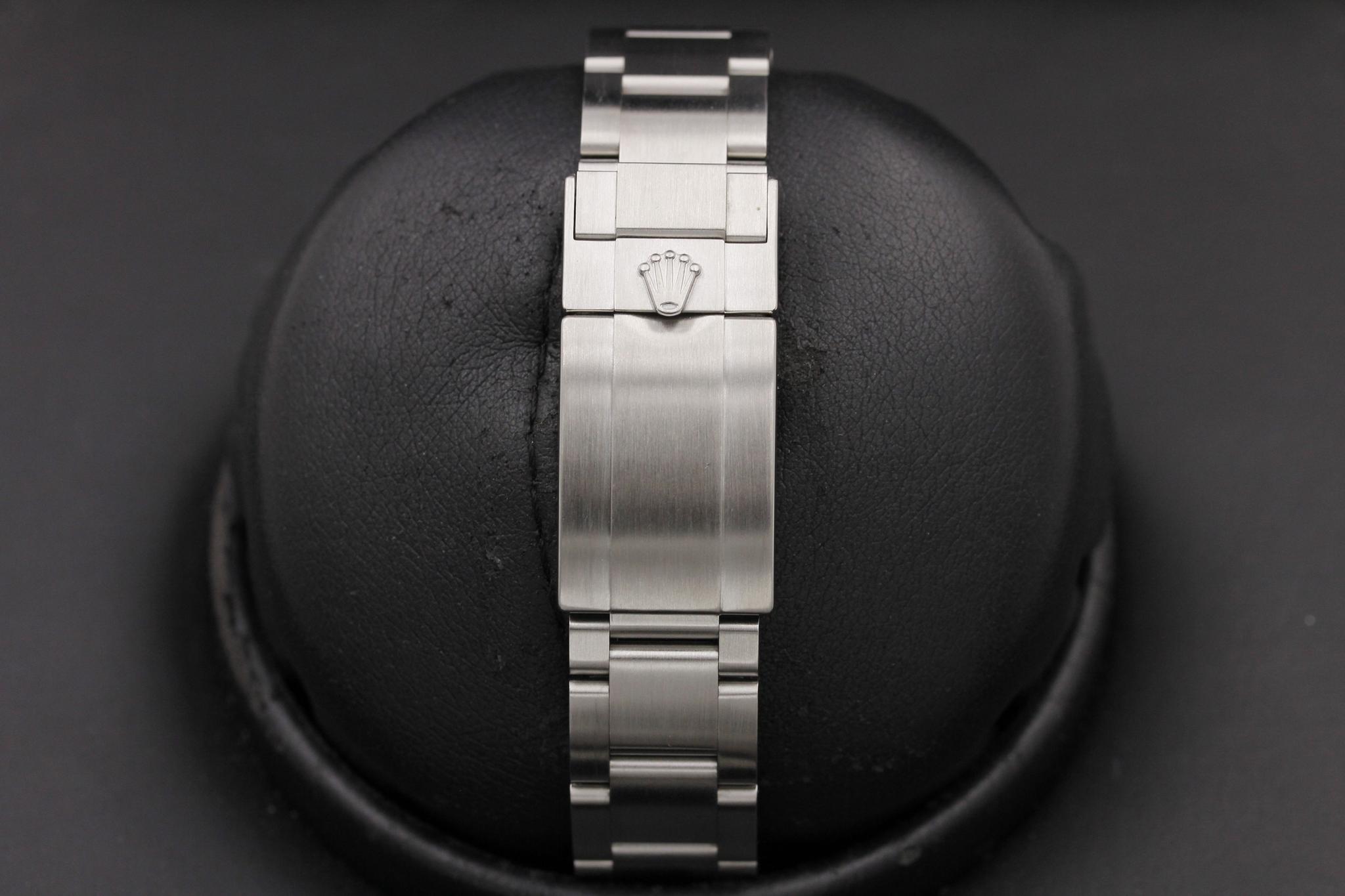 Watch Image 8