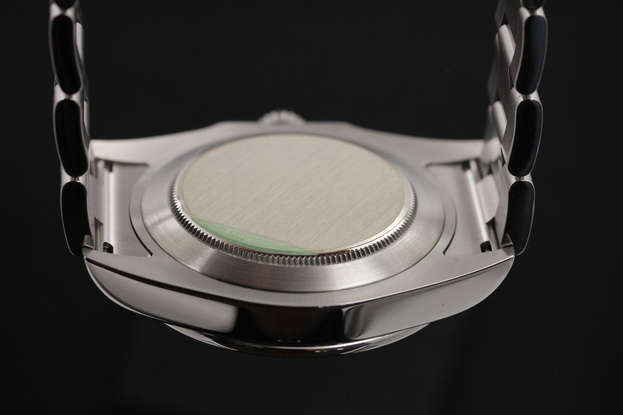 Watch Image 7