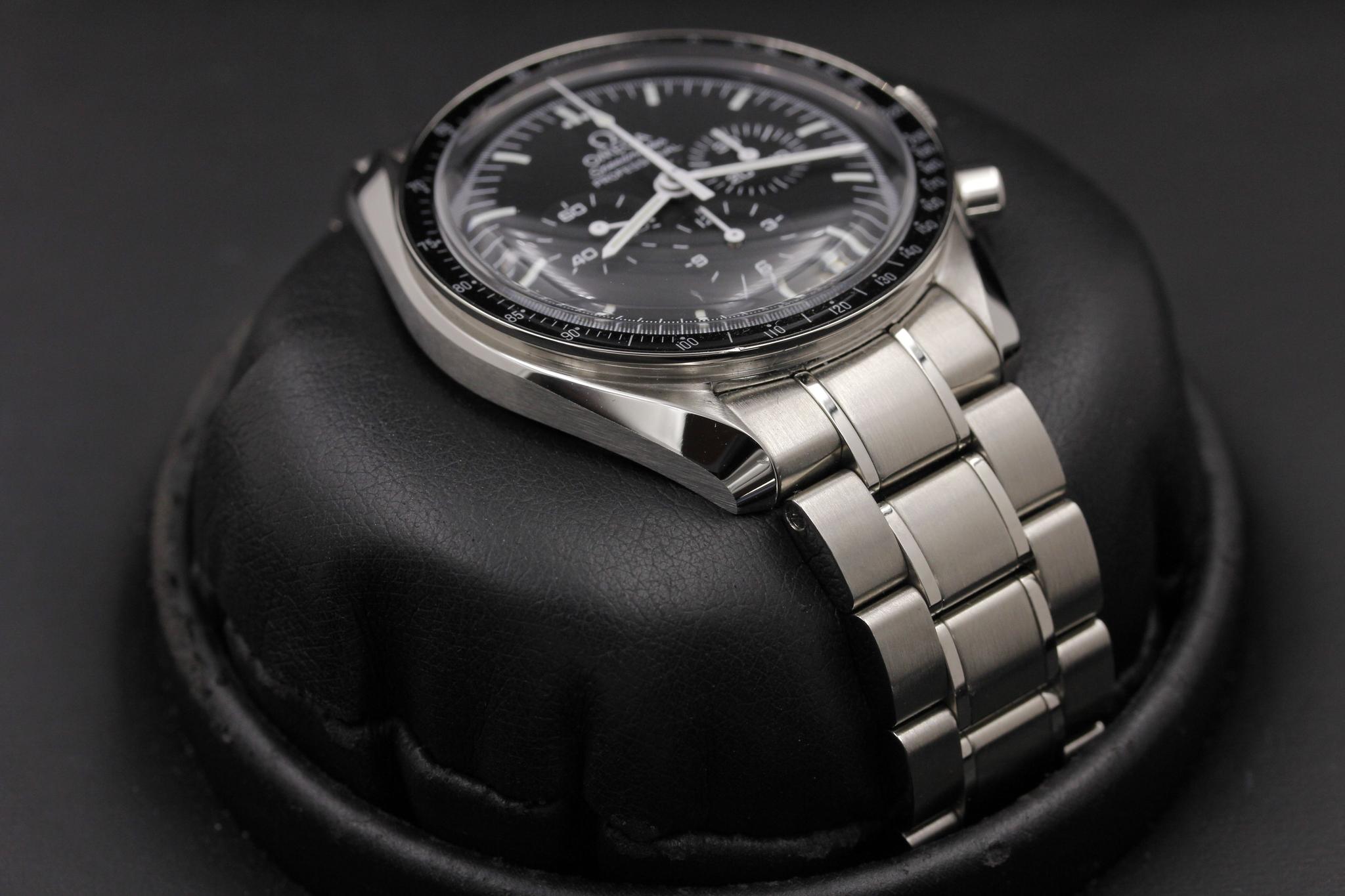 Watch Image 6