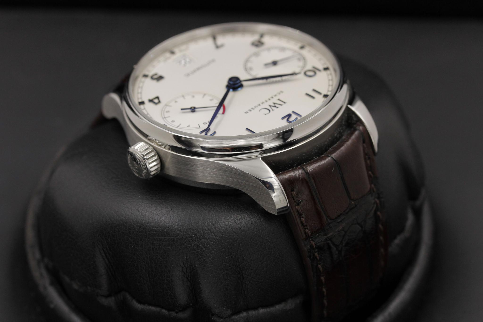 Watch Image 4