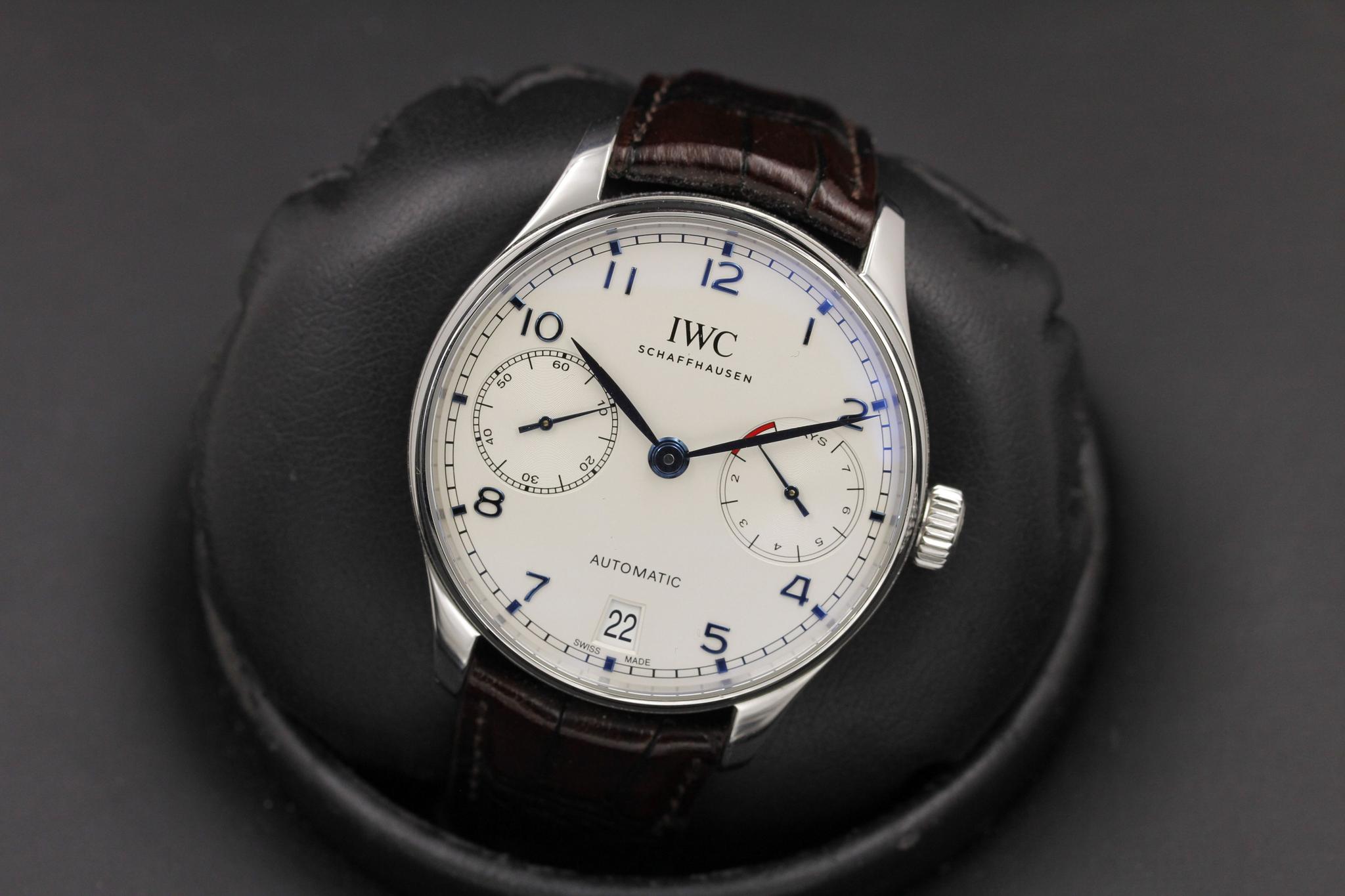Watch Image 9