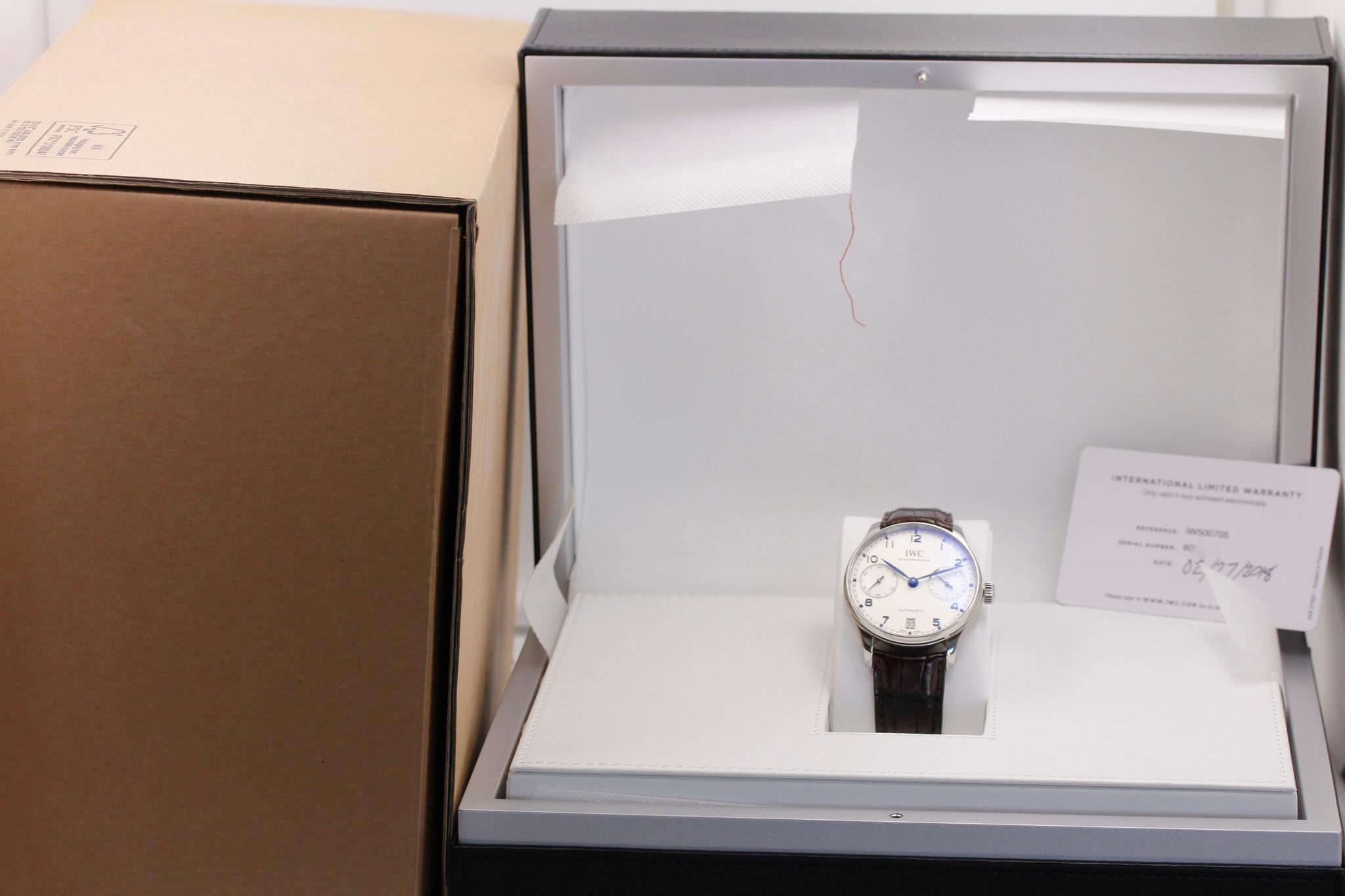 Watch Image 11