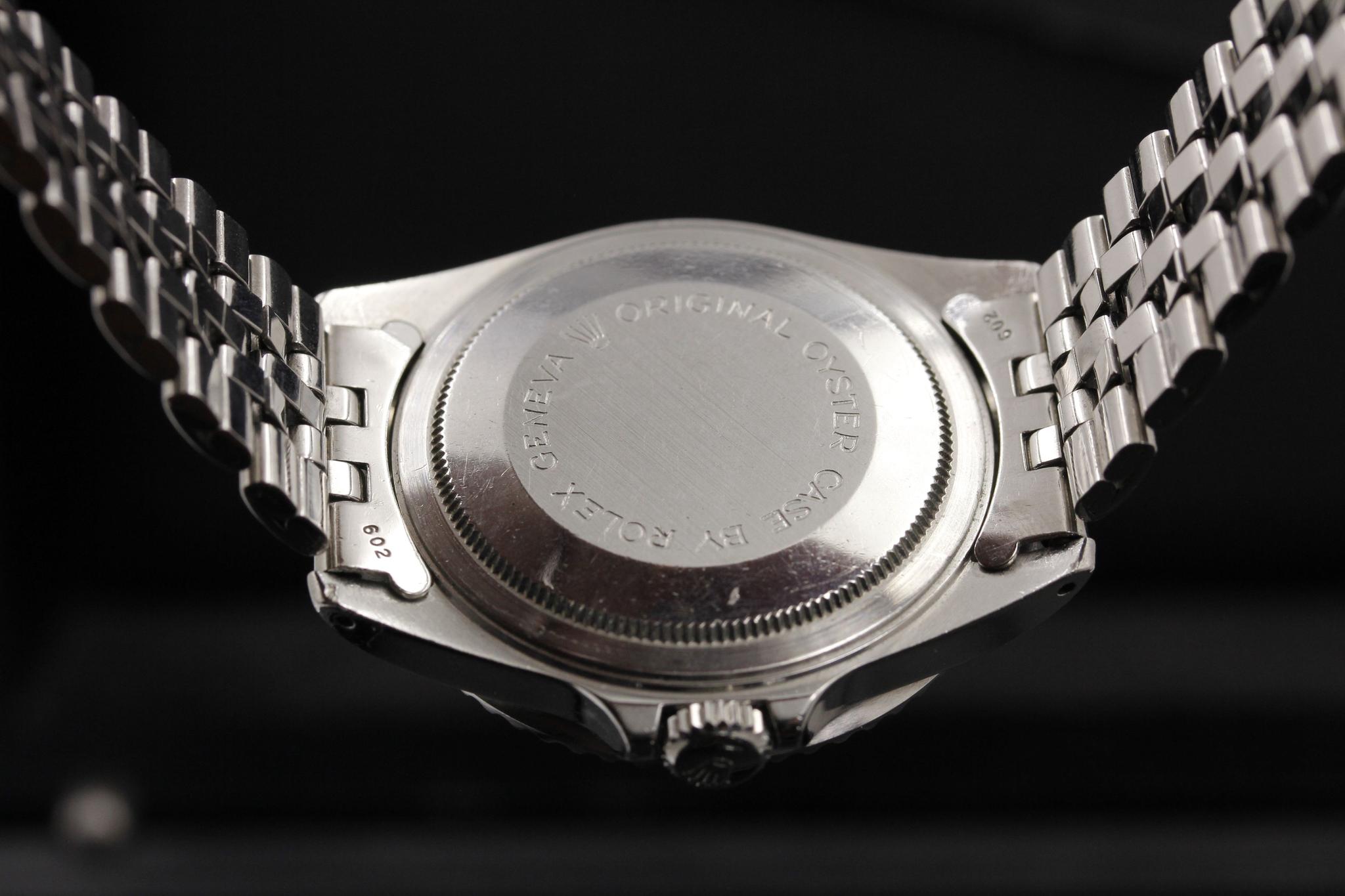 Watch Image 11