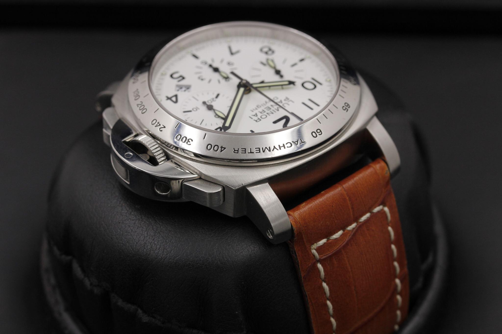 Watch Image 4