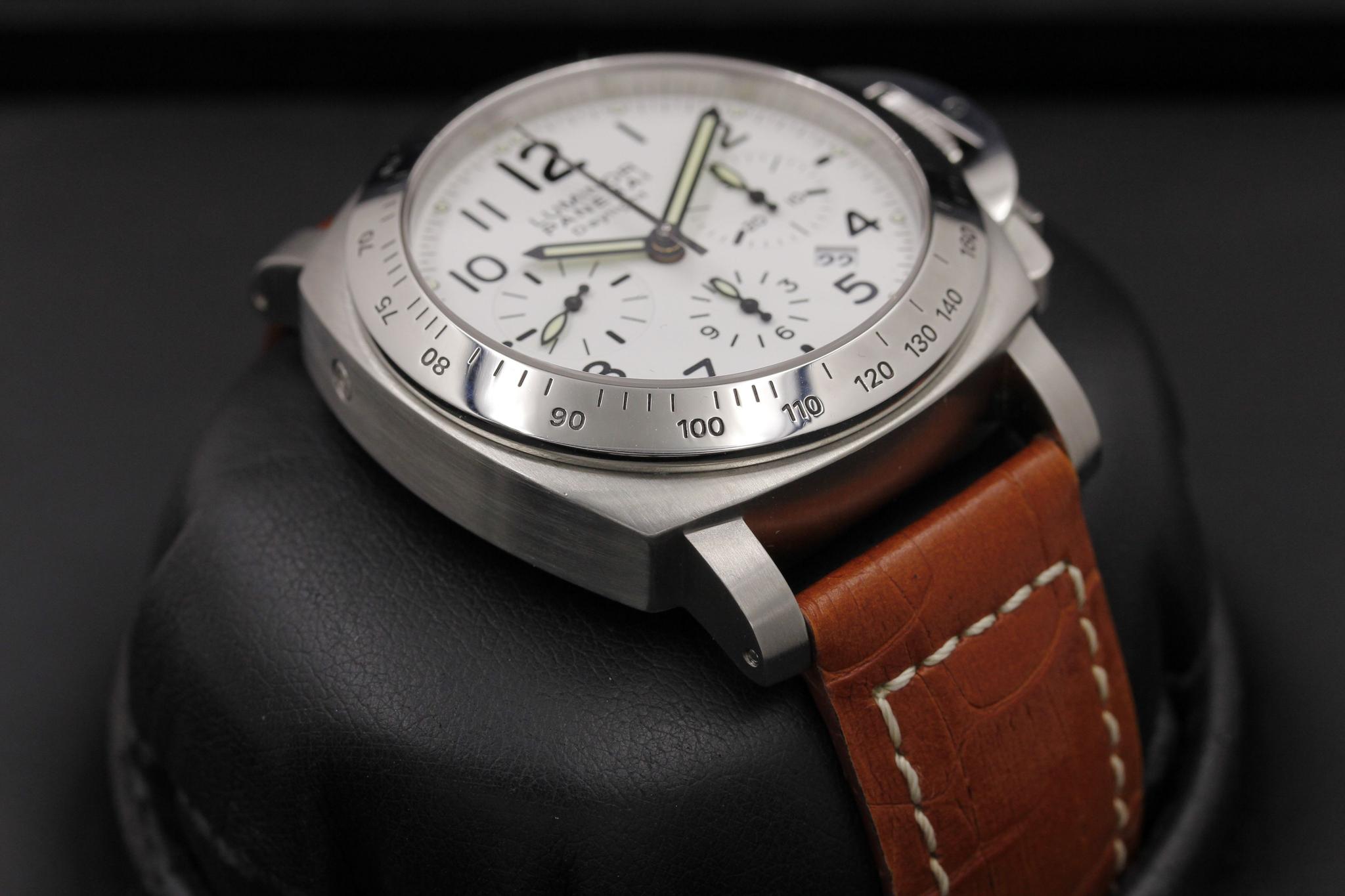 Watch Image 6