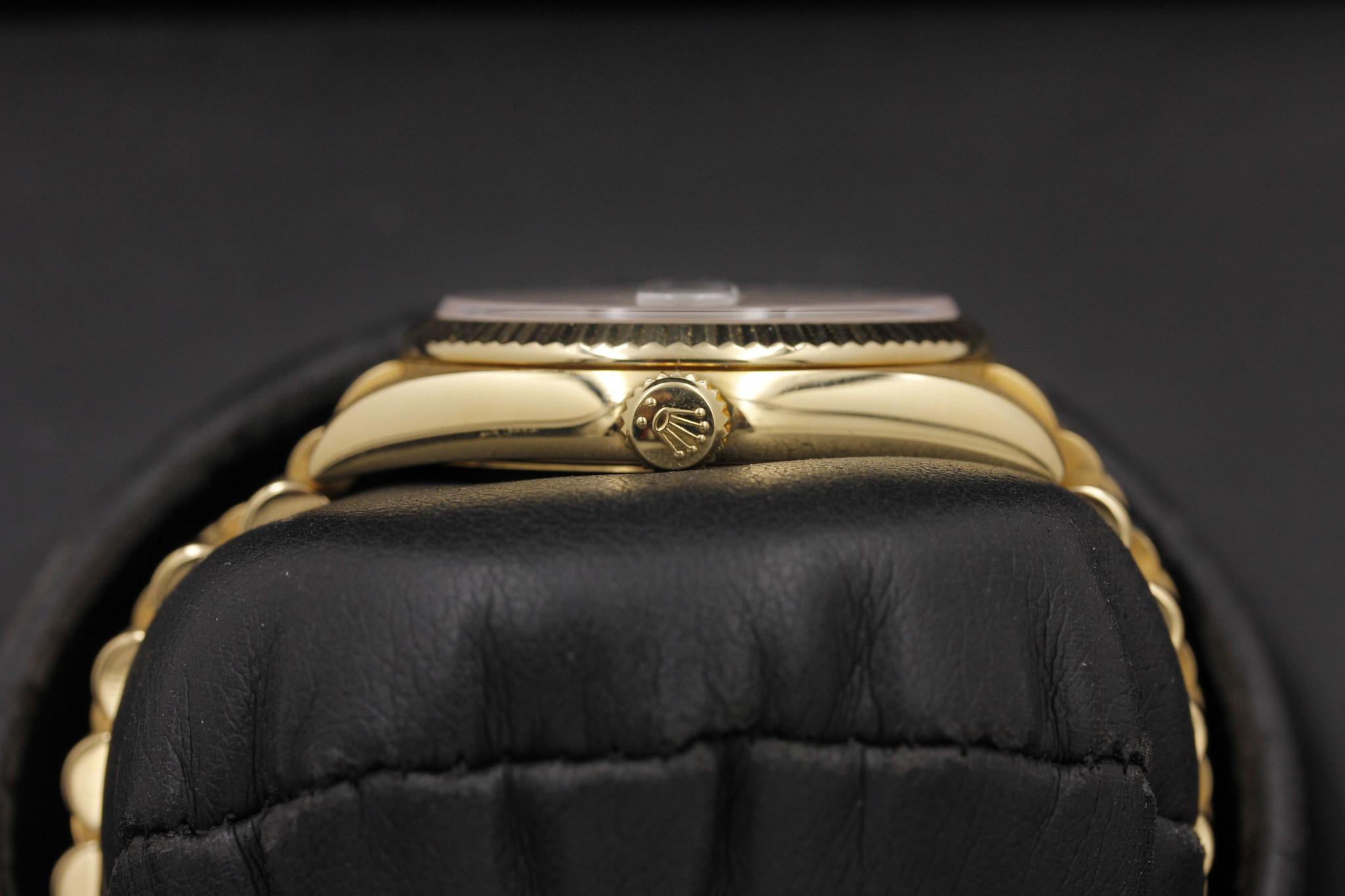 Watch Image 3