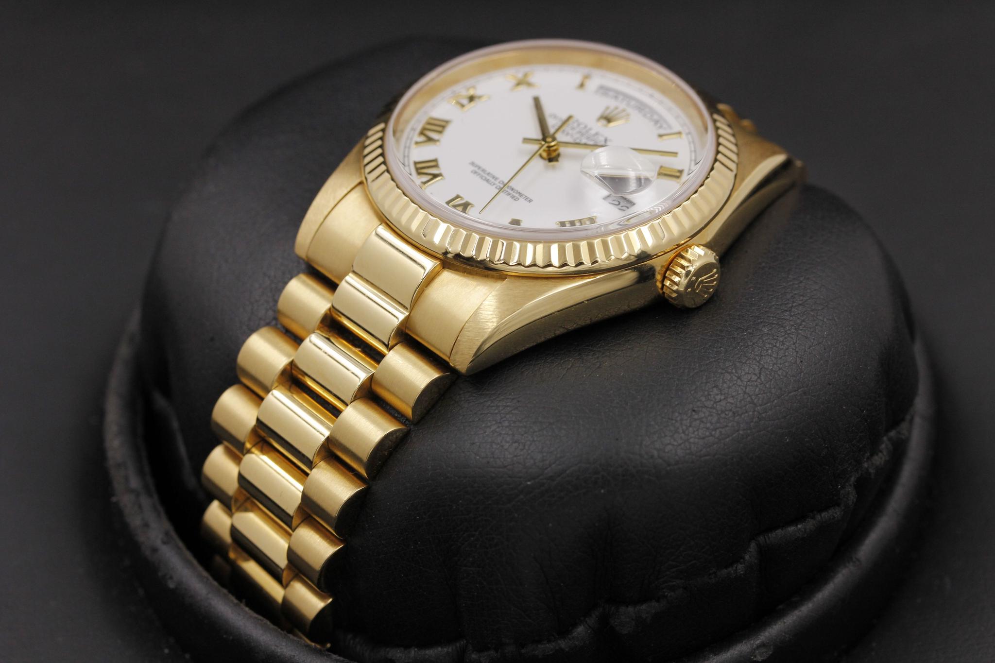 Watch Image 2