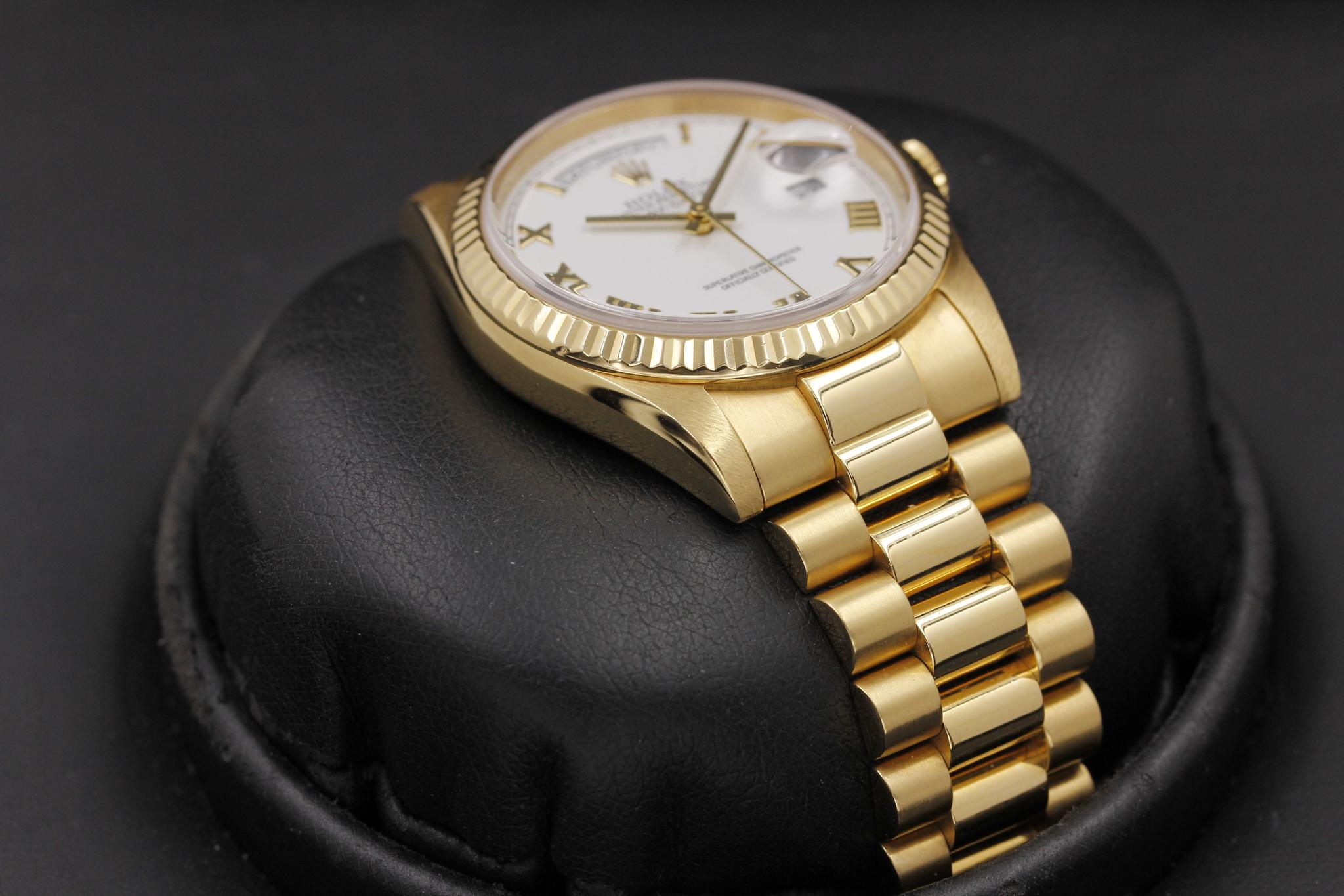 Watch Image 6