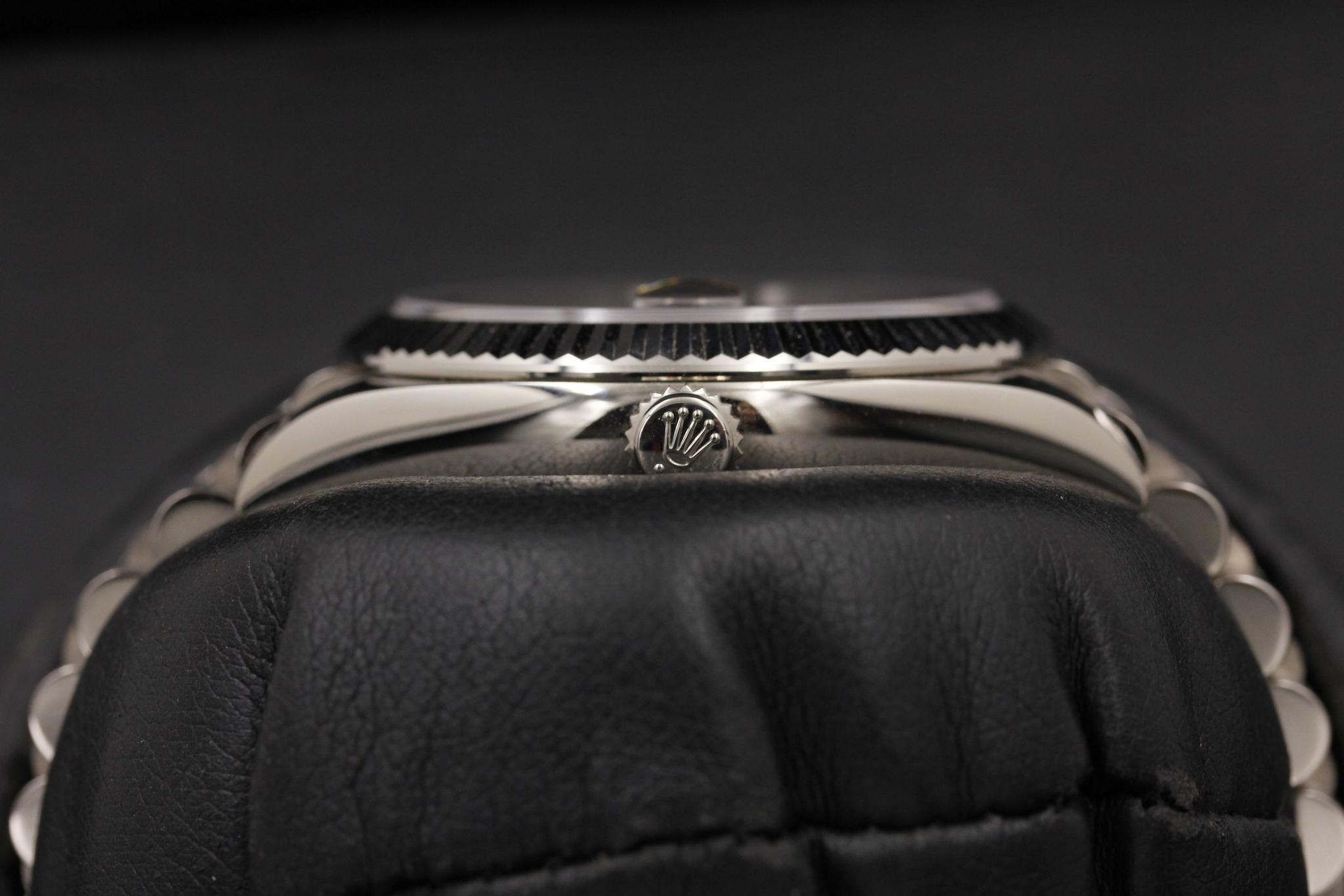 Watch Image 3