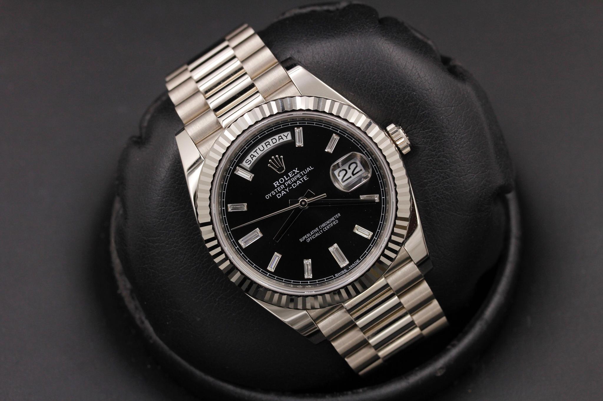 Watch Image 10