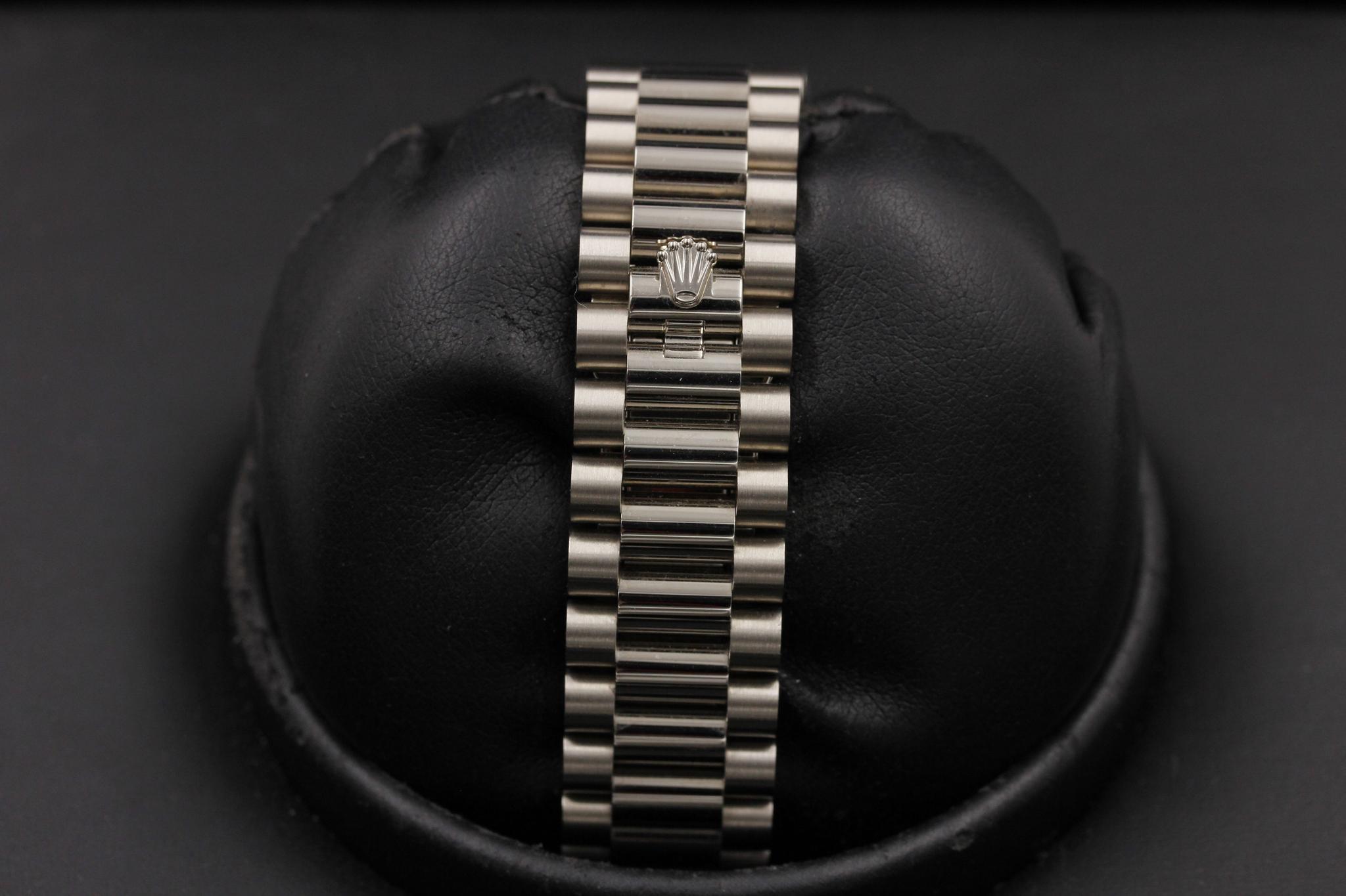 Watch Image 7