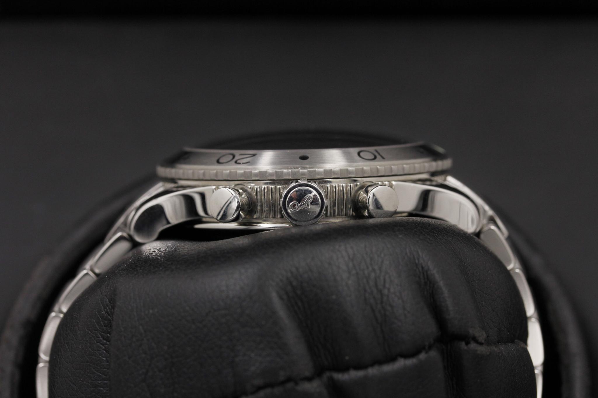 Watch Image 3