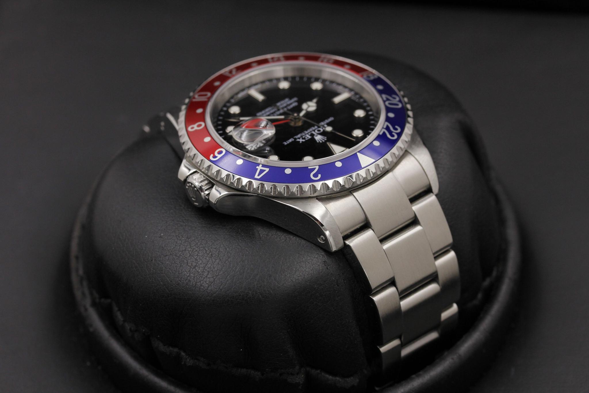 Watch Image 4