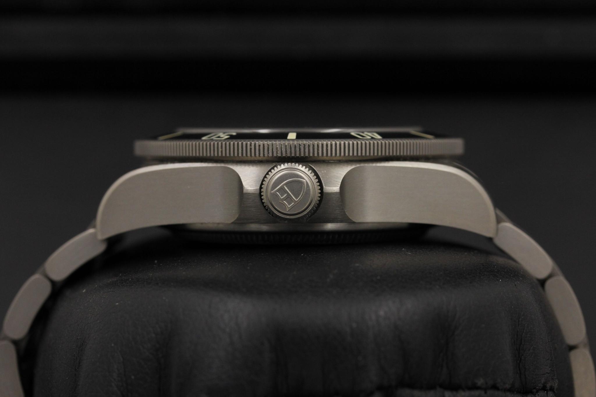 Watch Image 6