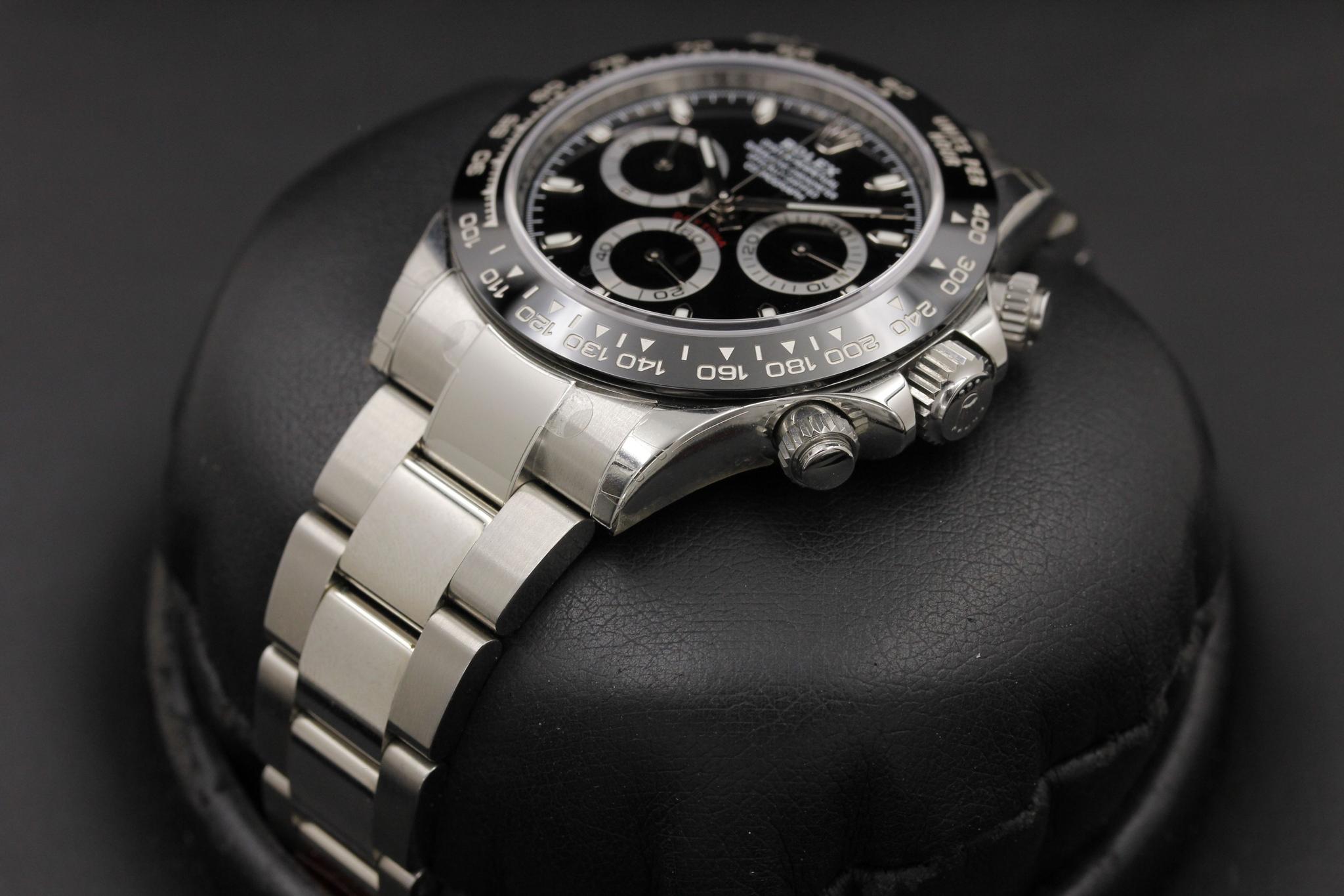 Watch Image 4