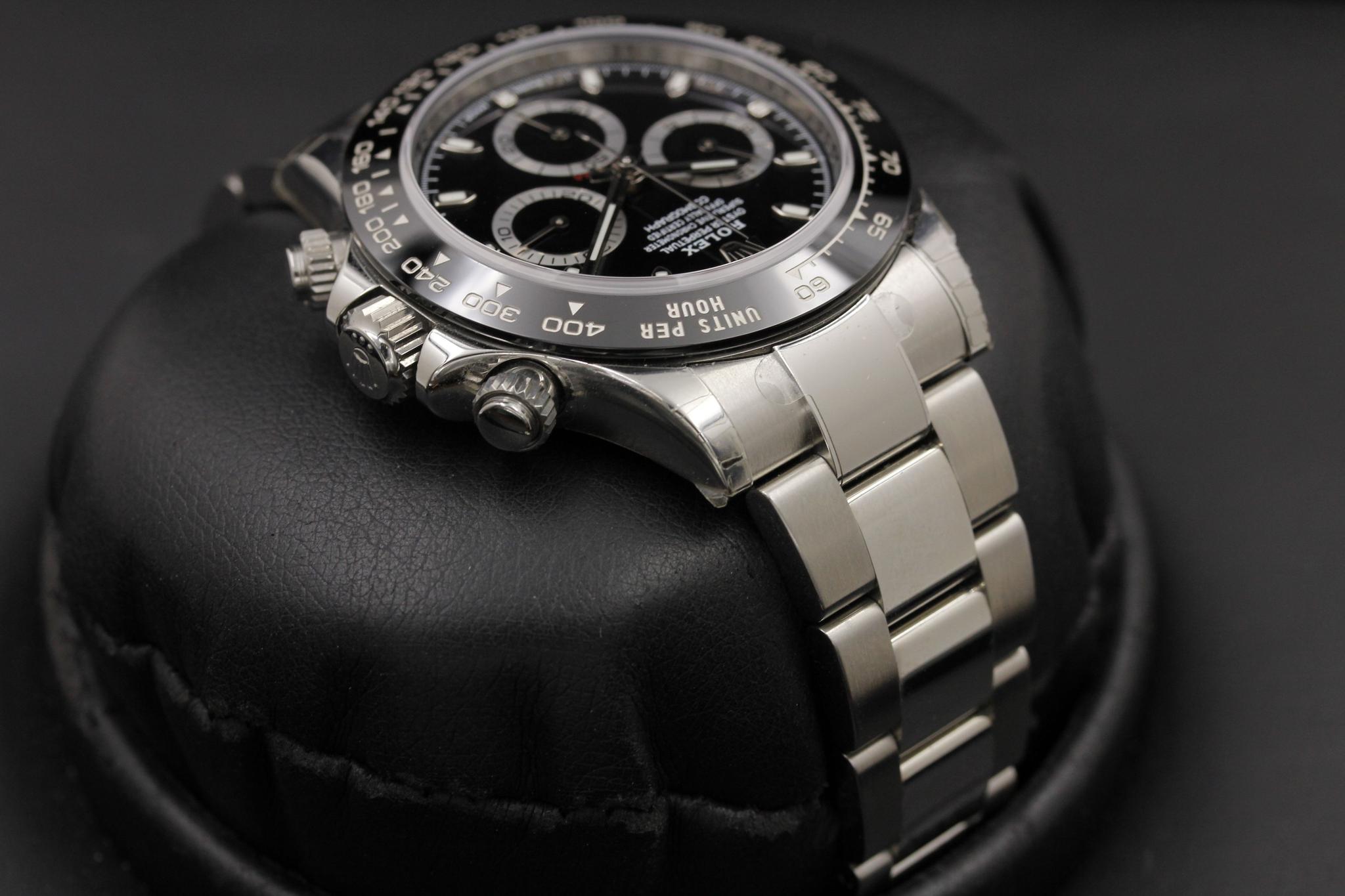 Watch Image 2