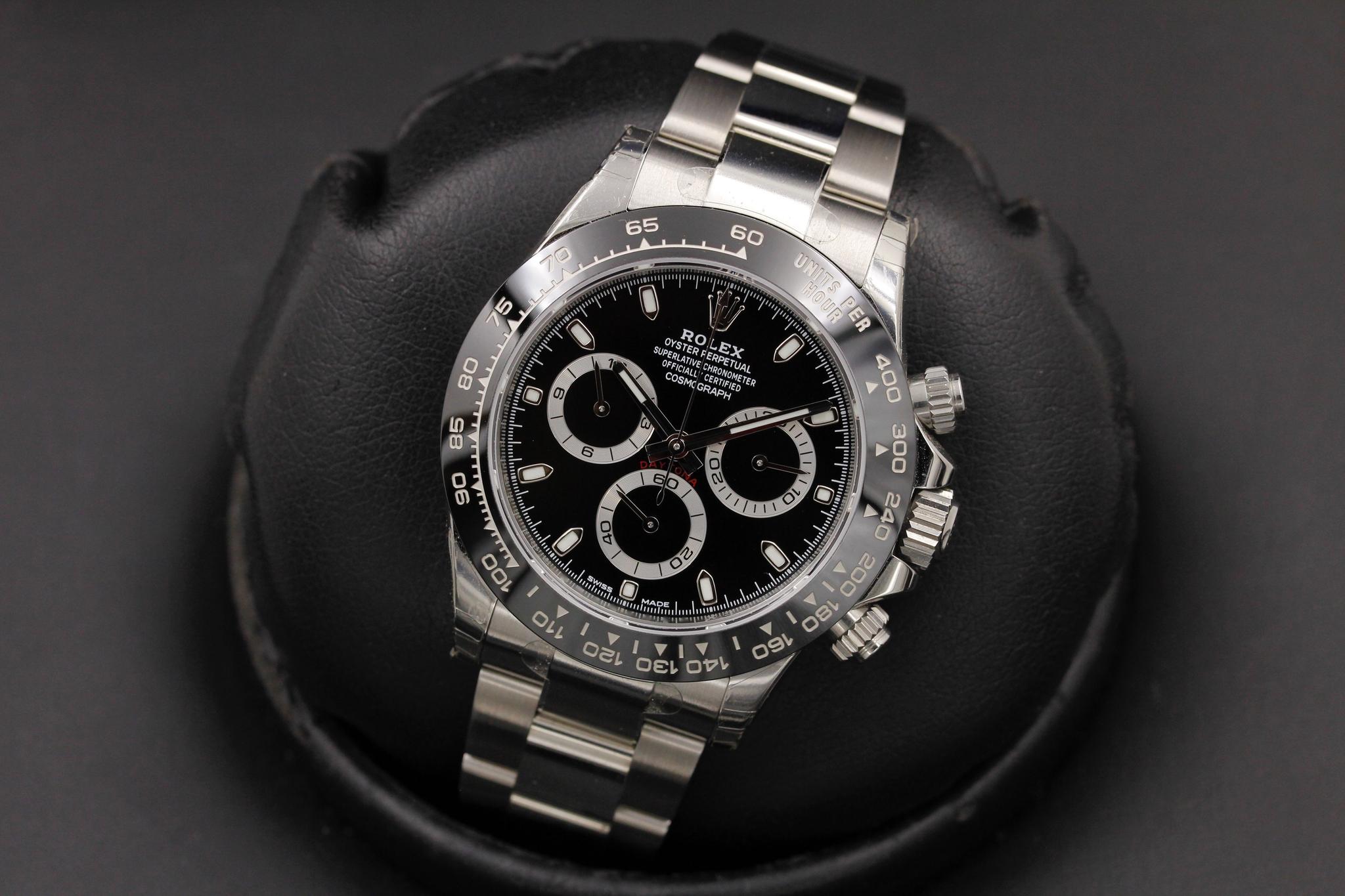 Watch Image 10
