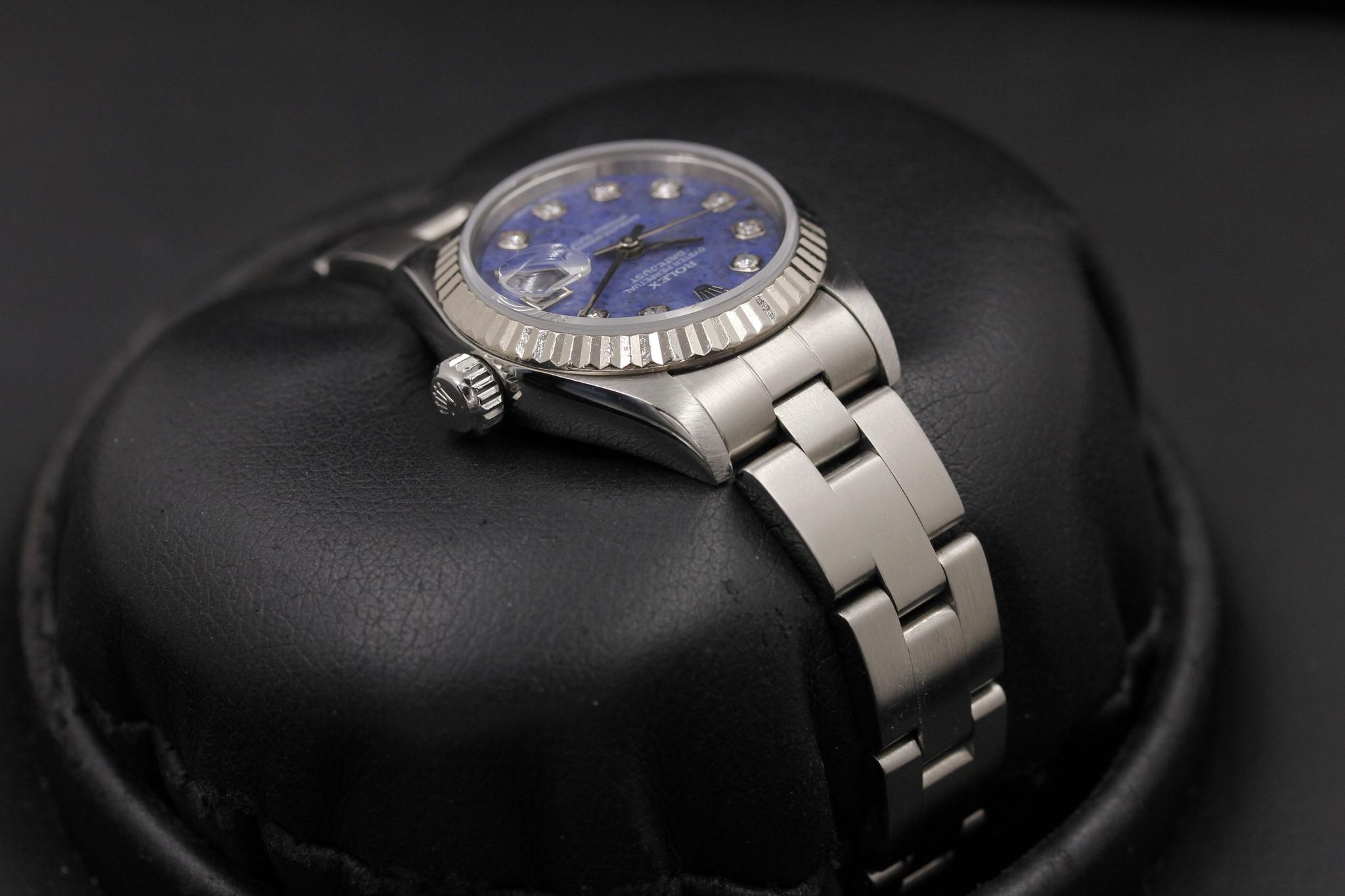 Watch Image 4