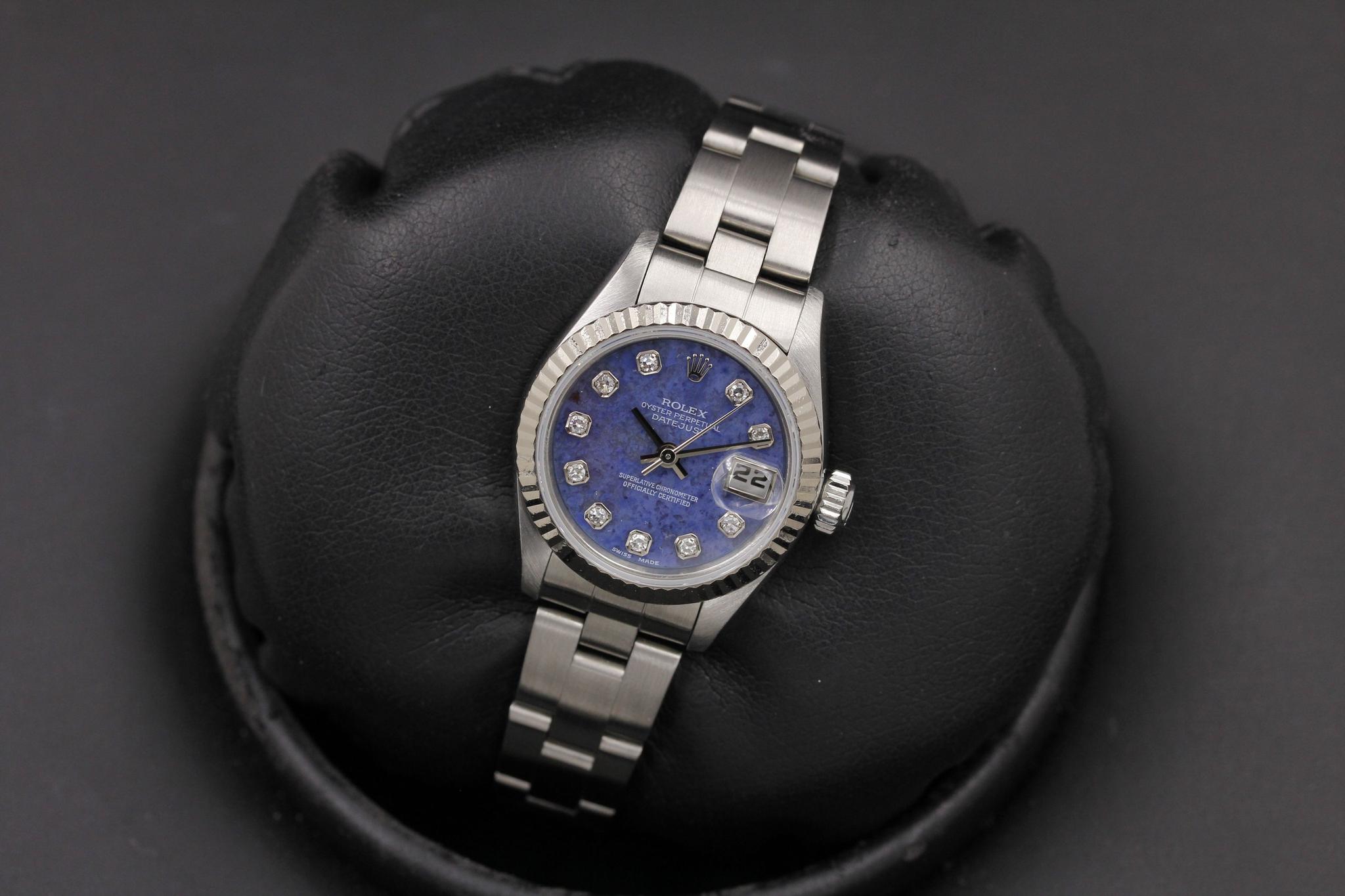 Watch Image 10