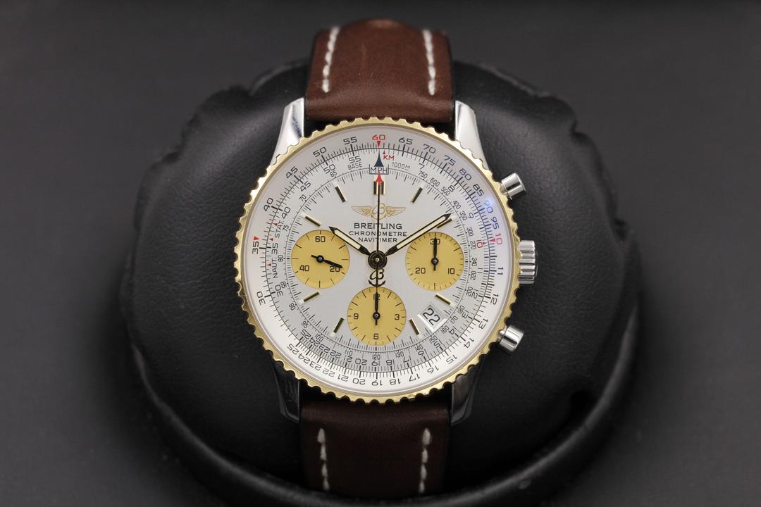 Breitling Navitimer D23322
