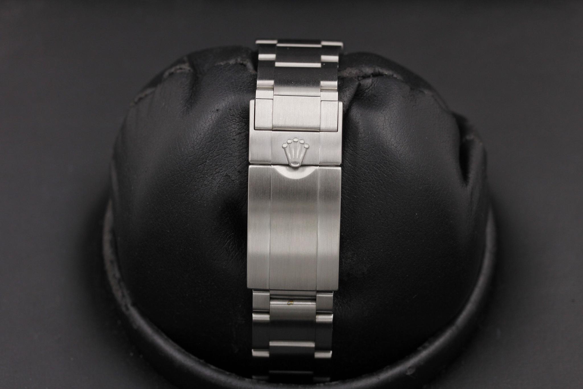 Watch Image 8