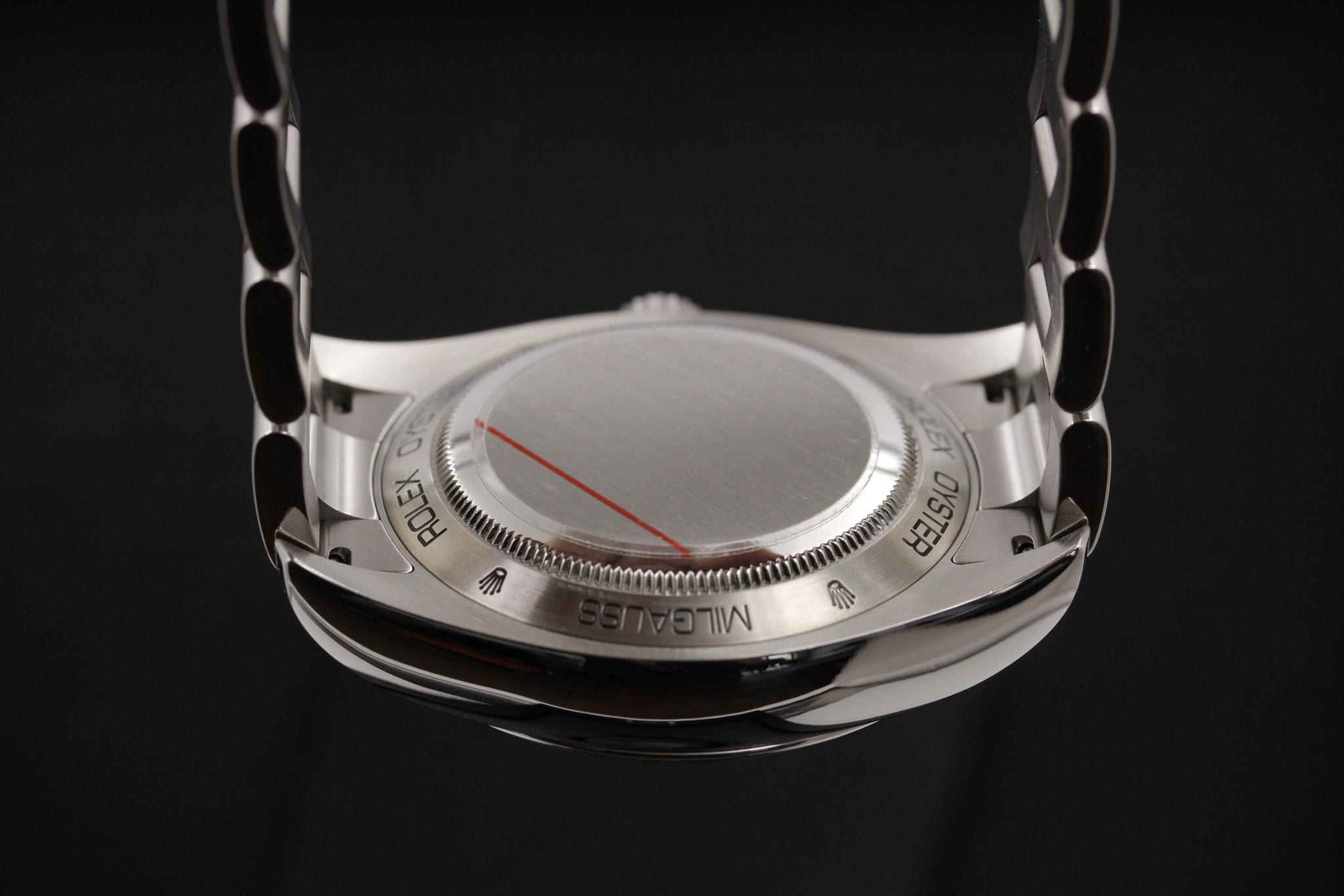 Watch Image 10
