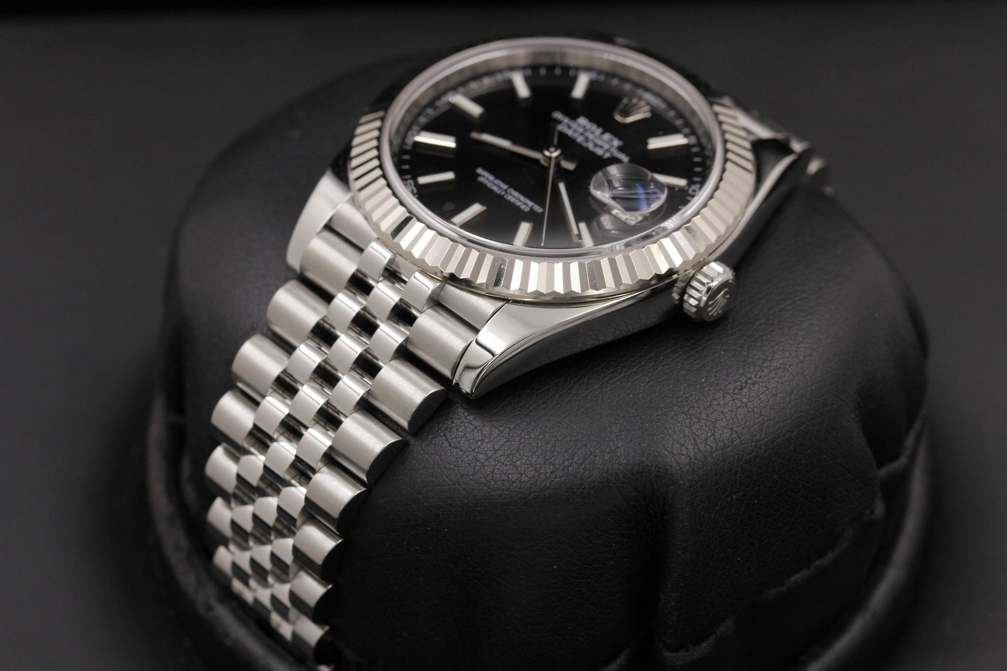 Watch Image 2