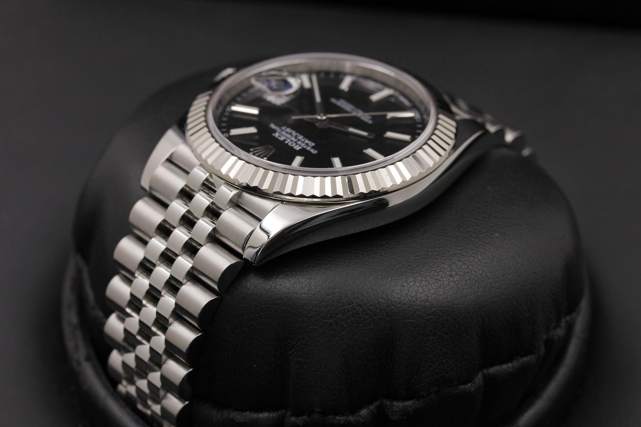 Watch Image 5