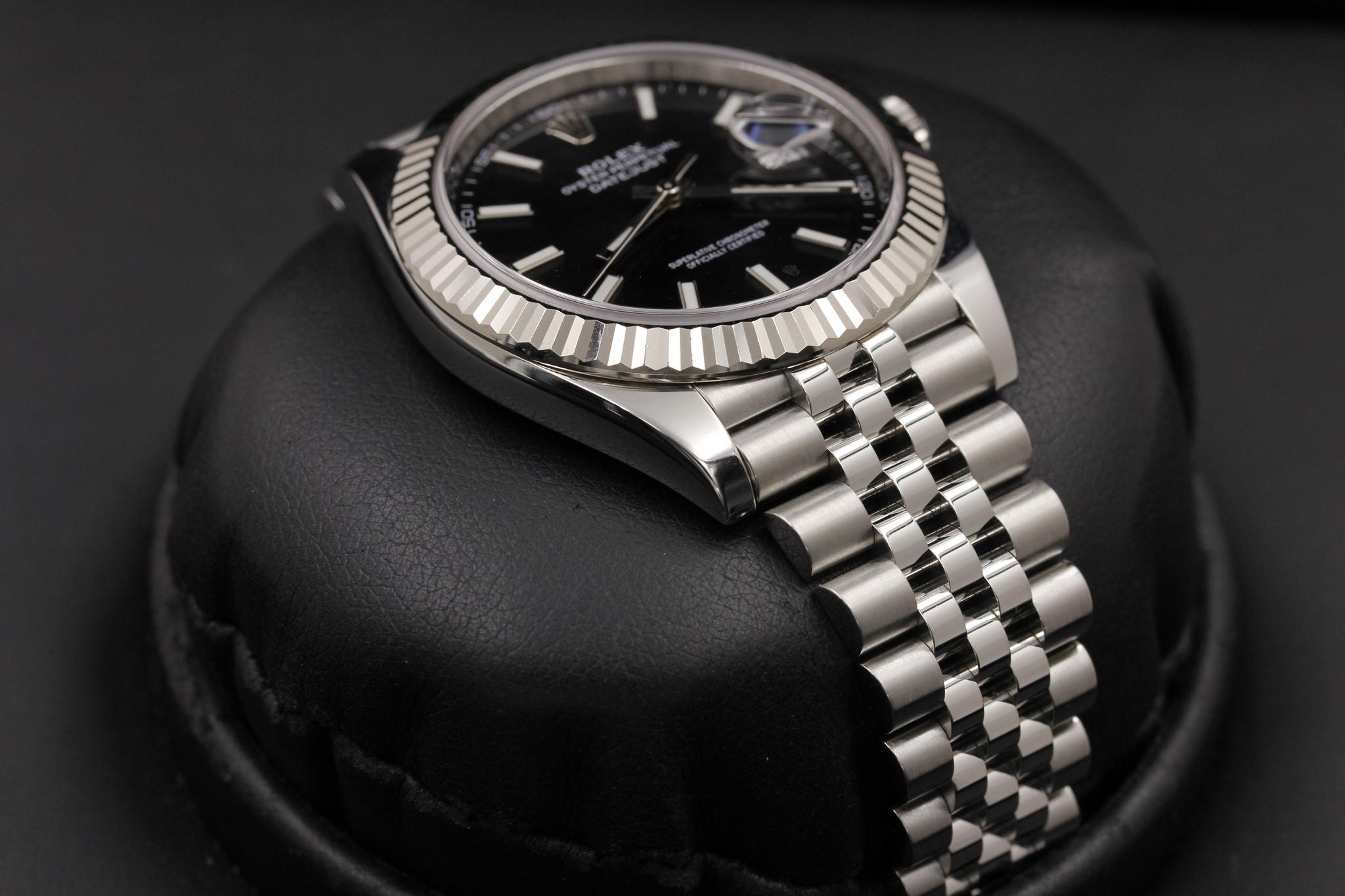 Watch Image 6