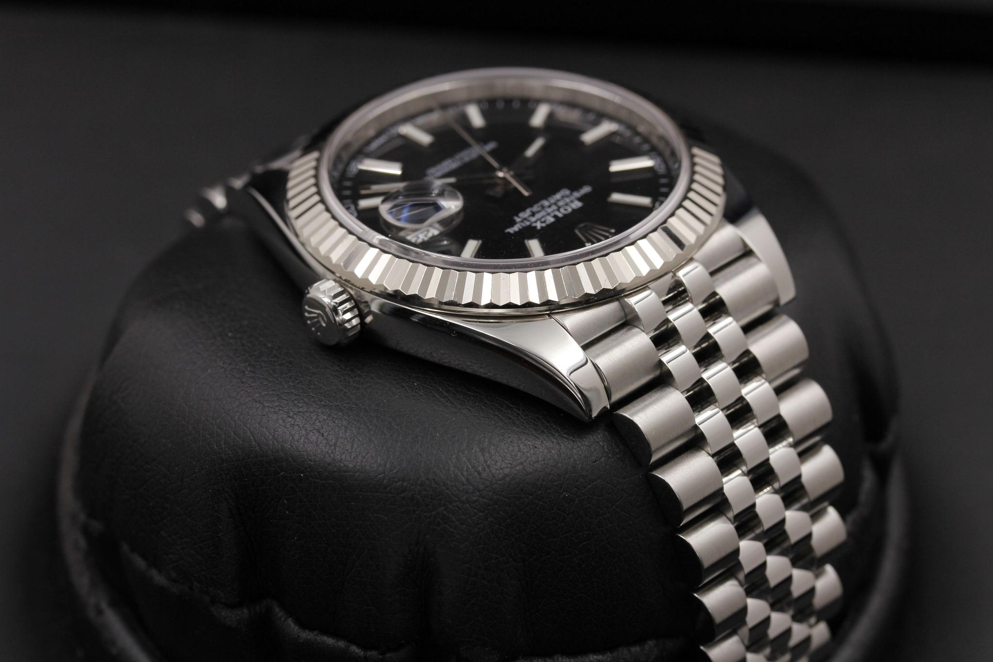Watch Image 4