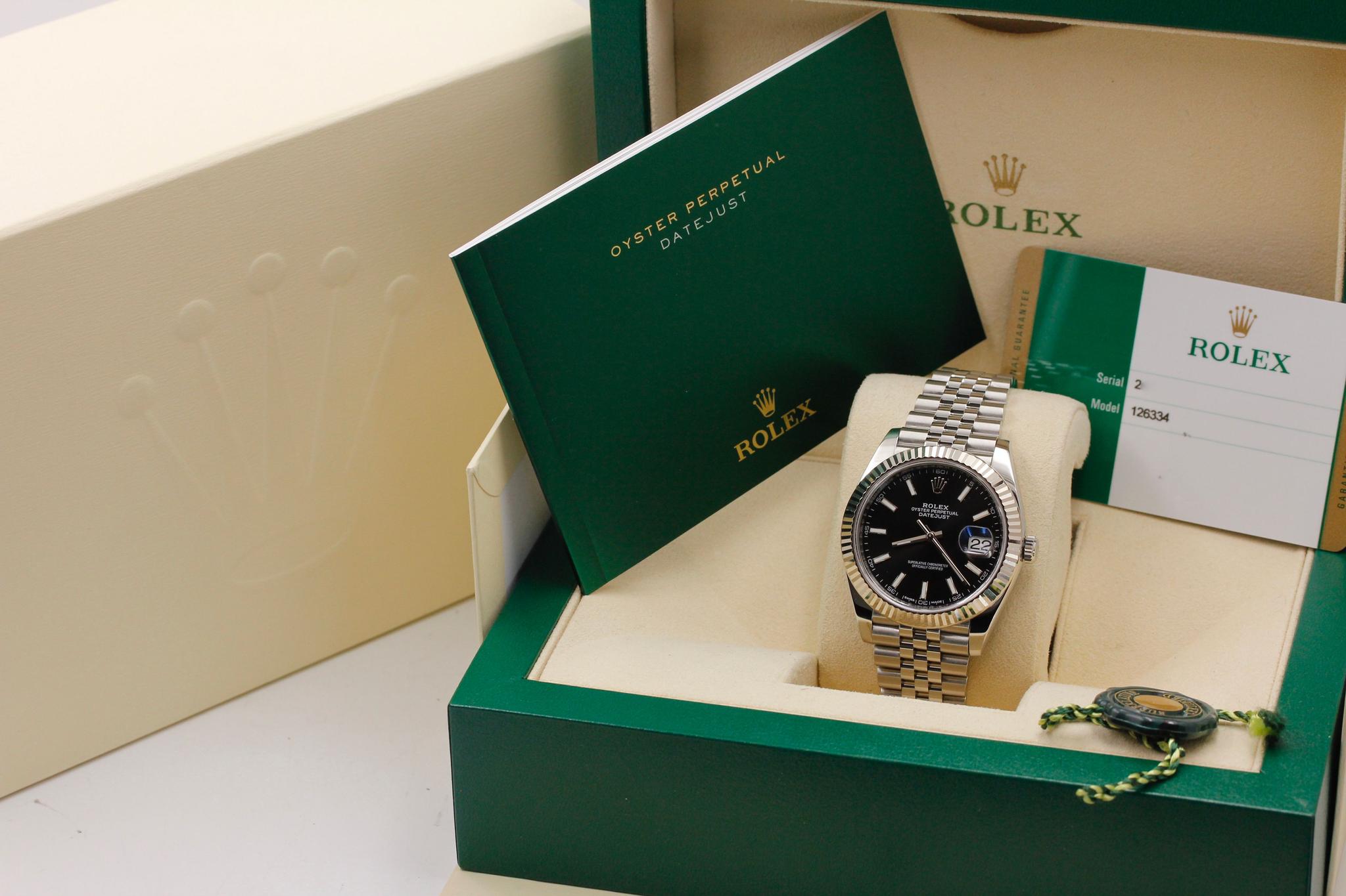 Watch Image 12