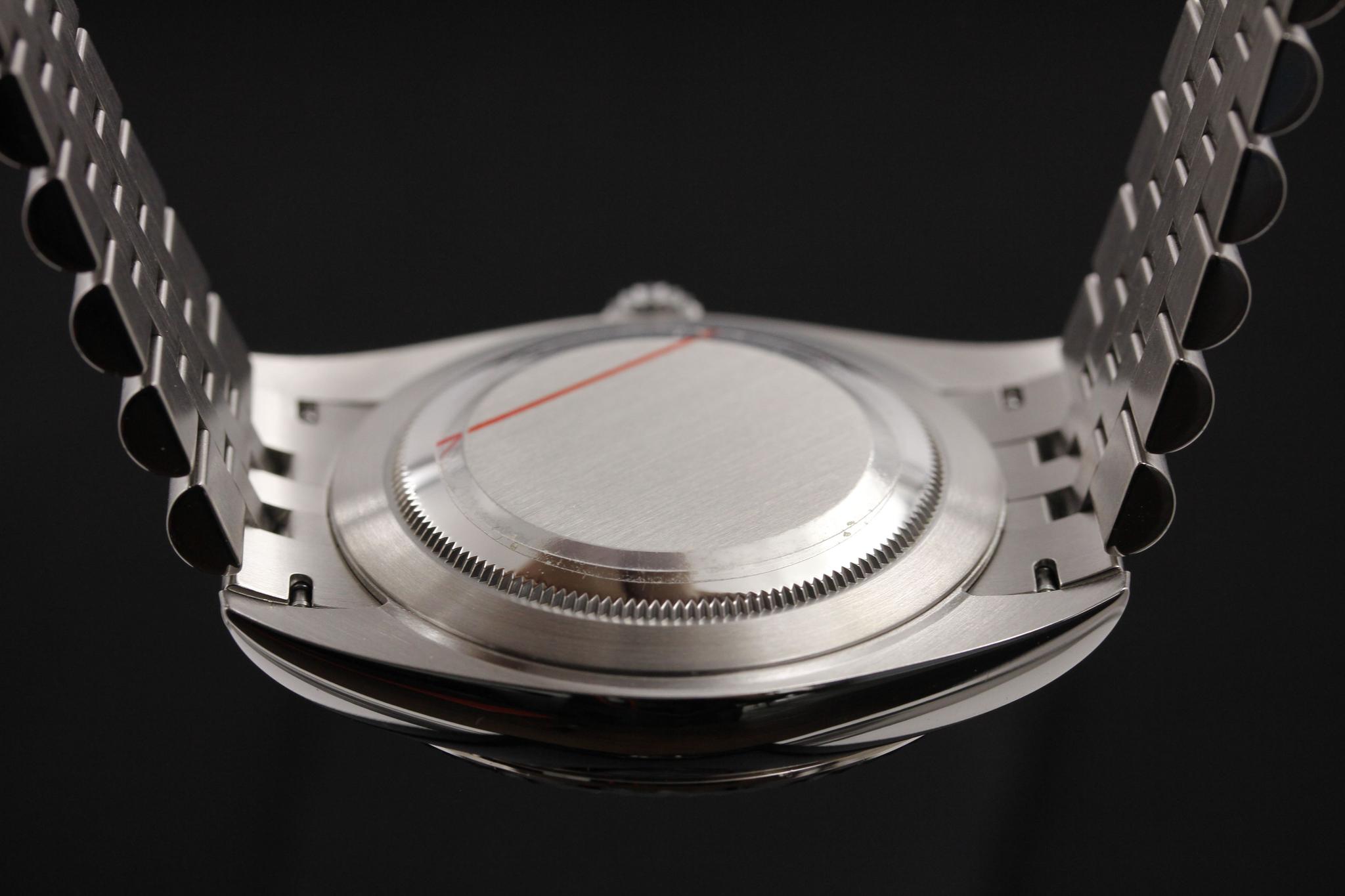 Watch Image 10