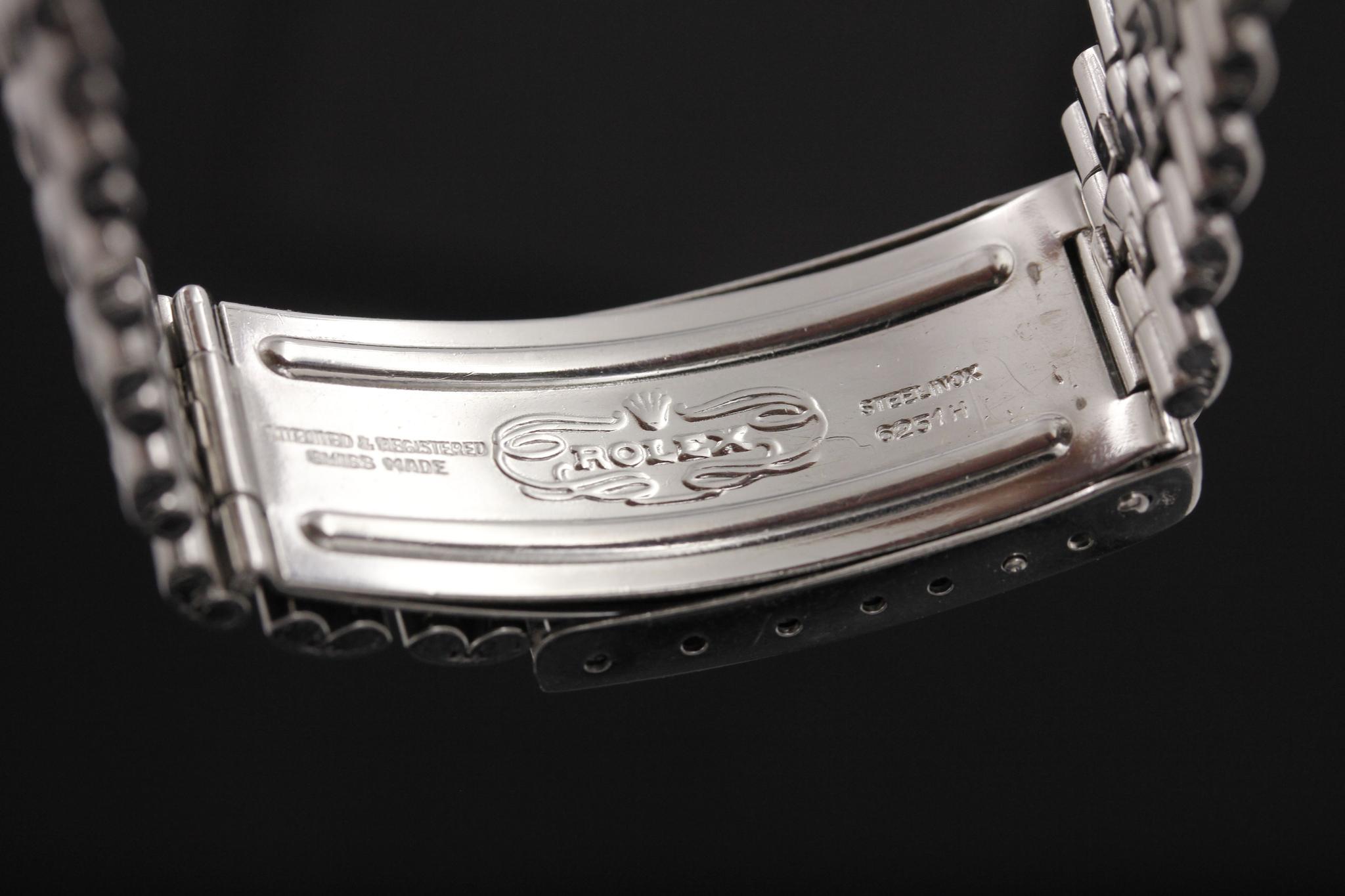Watch Image 14