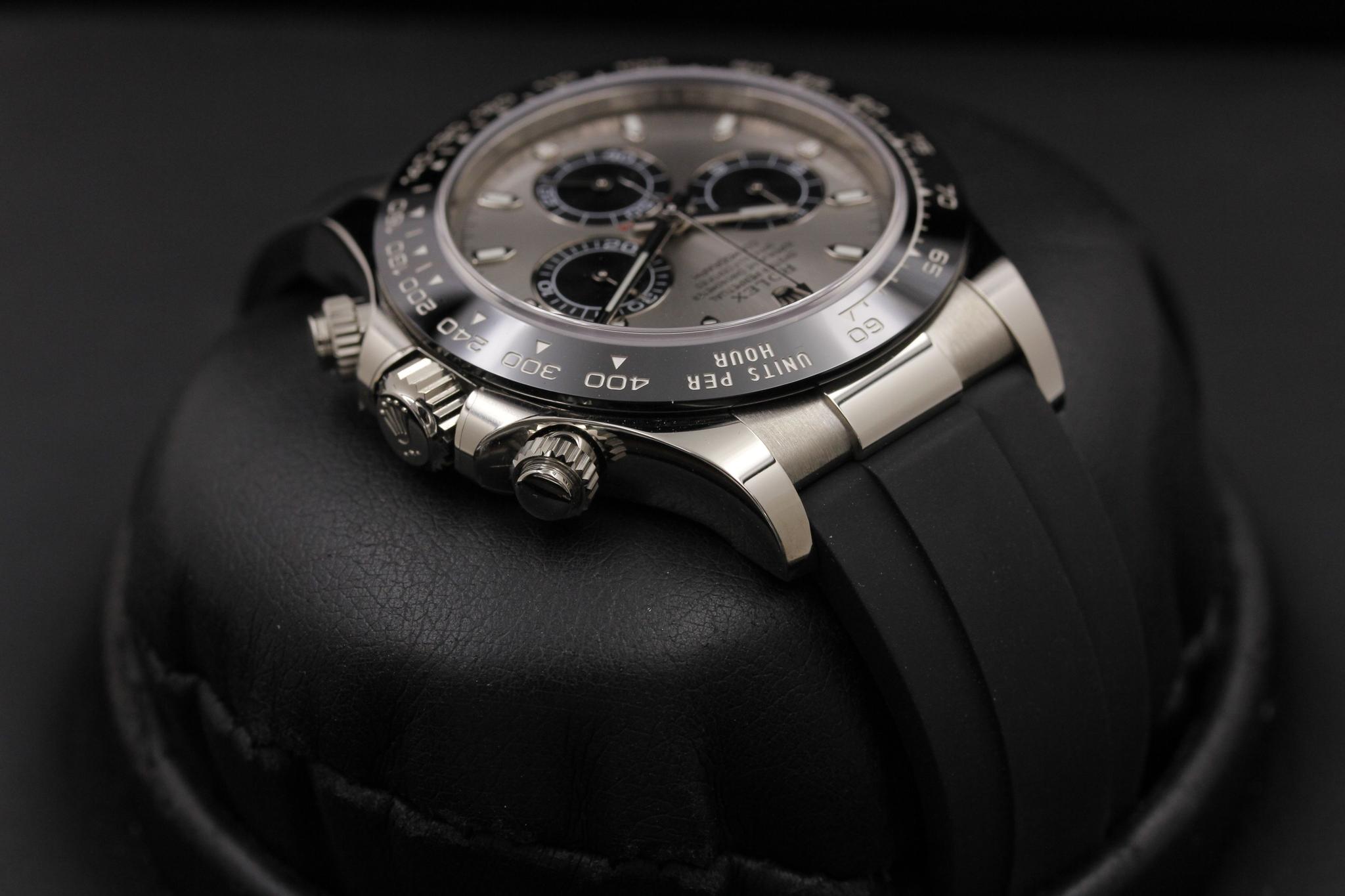 Watch Image 4